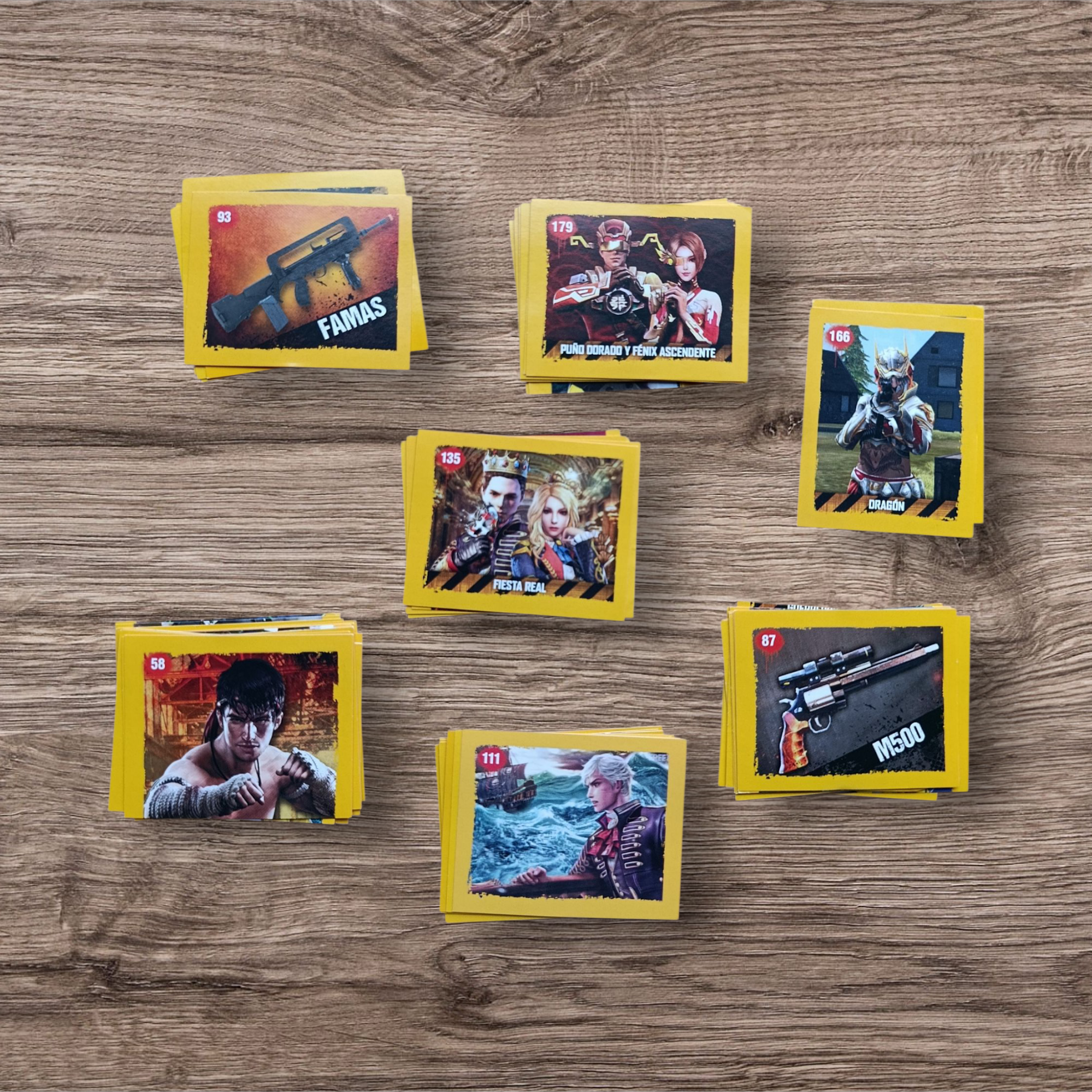 Lote 65 figuritas Free Fire