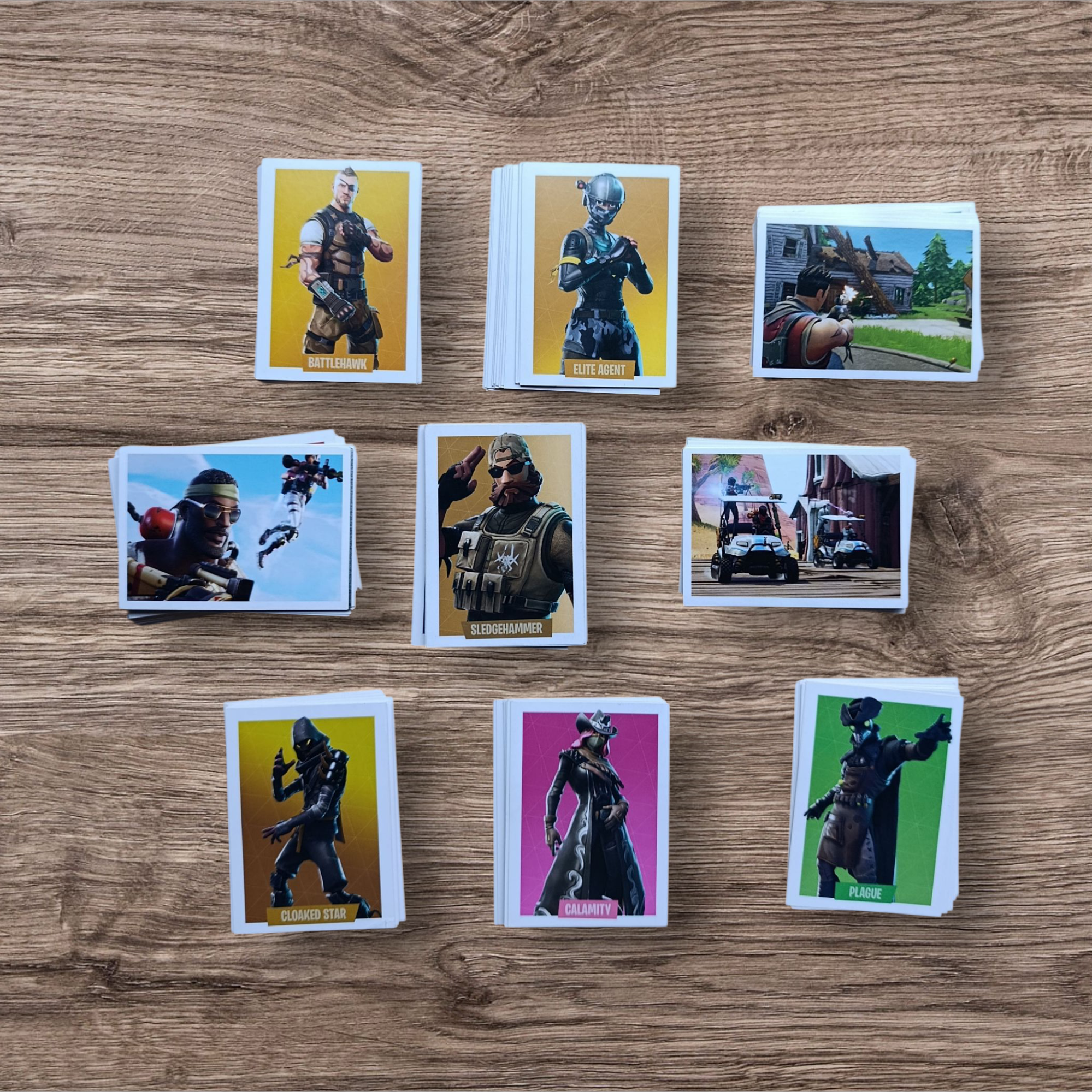 Lote 229 figuritas sin repetir Fortnite, de Panini