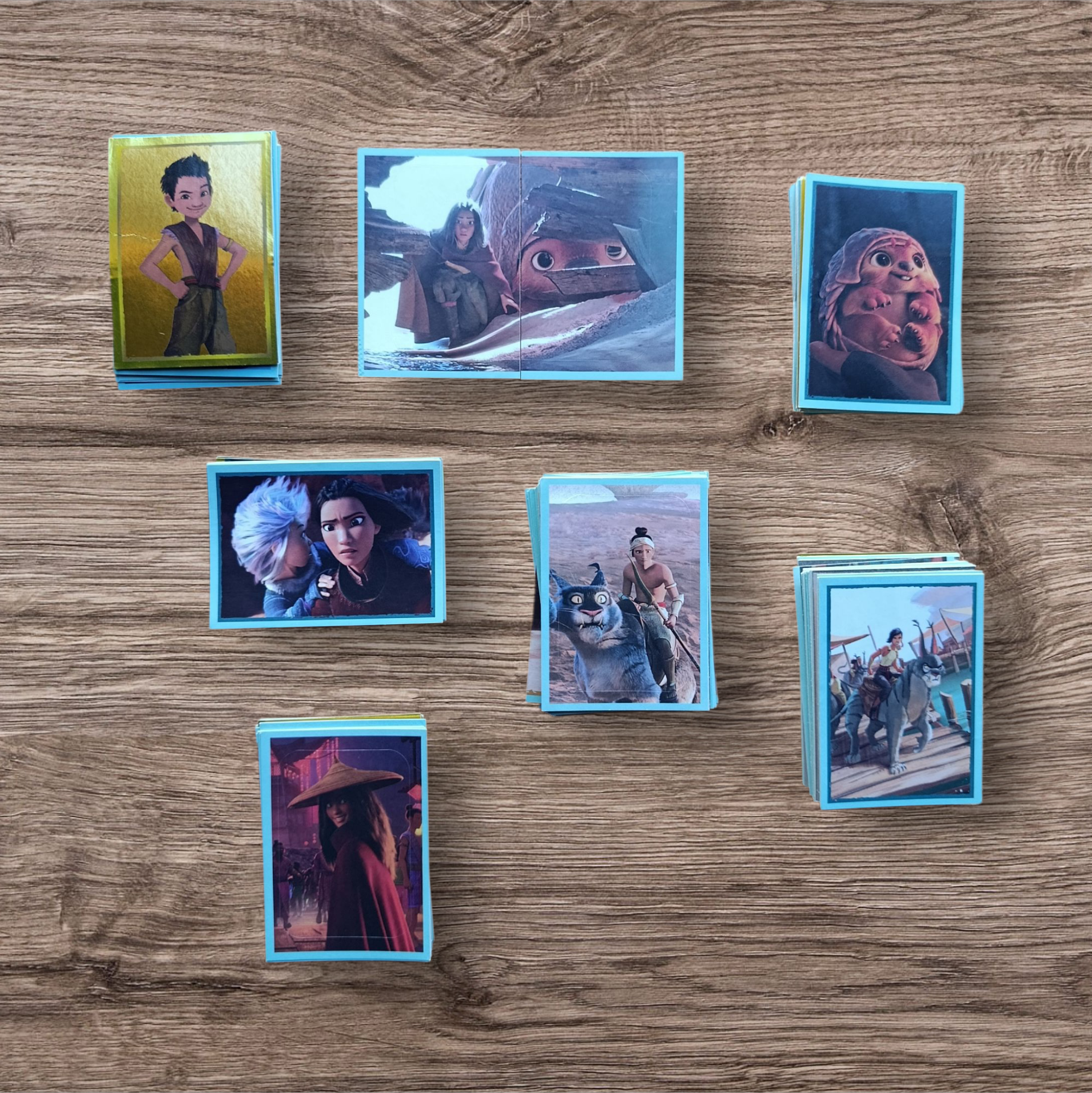 Lote 163 figuritas sin repetir Raya y el Último Dragón