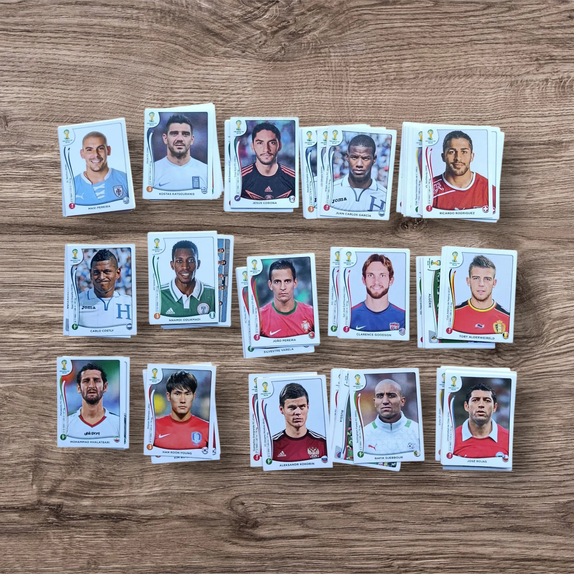 Lote 146 figuritas sin repetir Mundial Brasil 2014