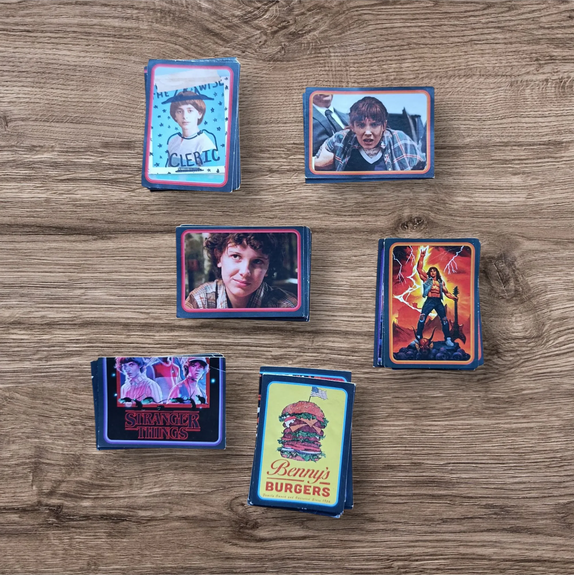 Lote 43 figuritas Stranger Things