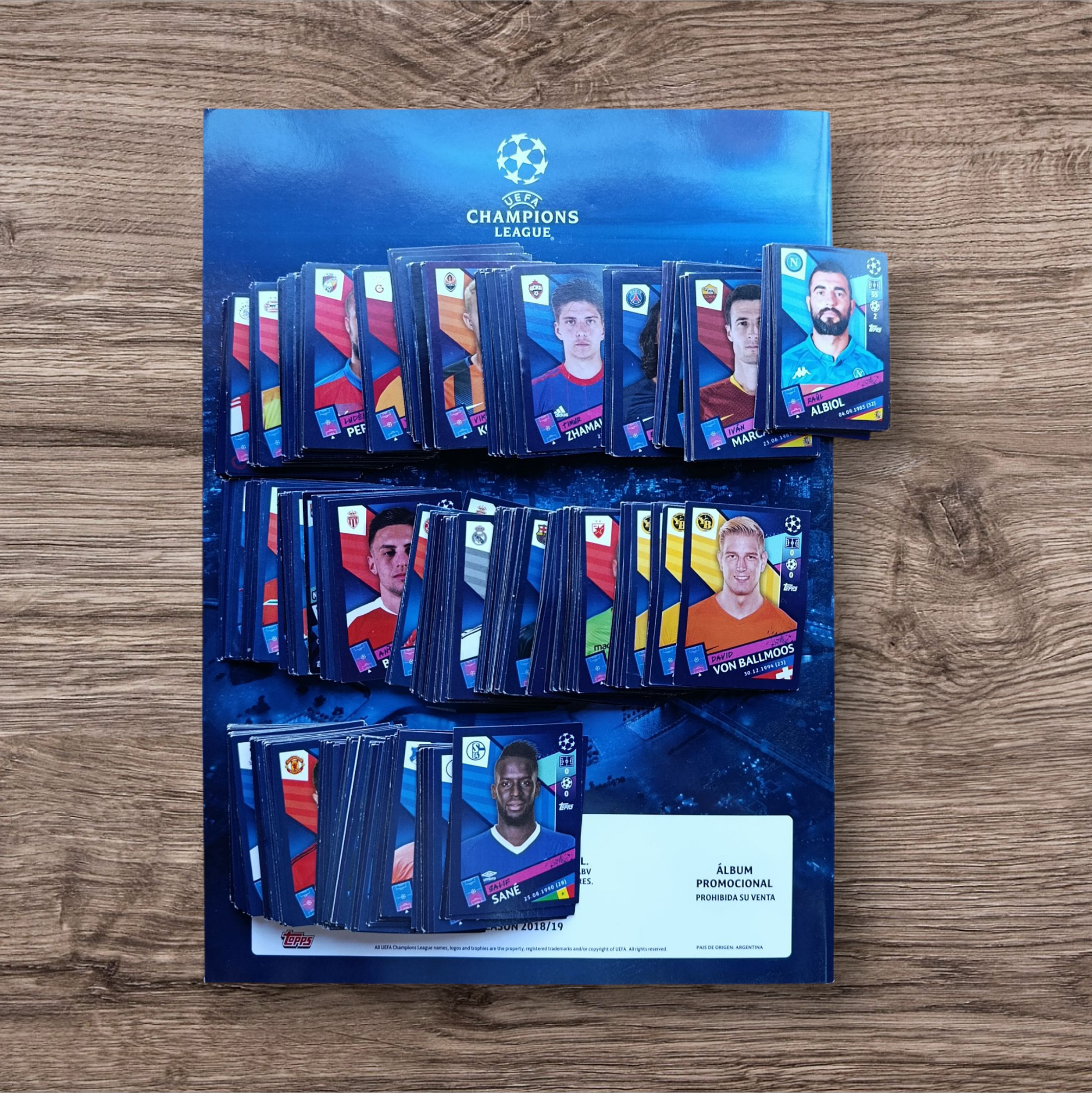 Álbum promocional + 456 figuritas sin repetir Champions League 2018/19