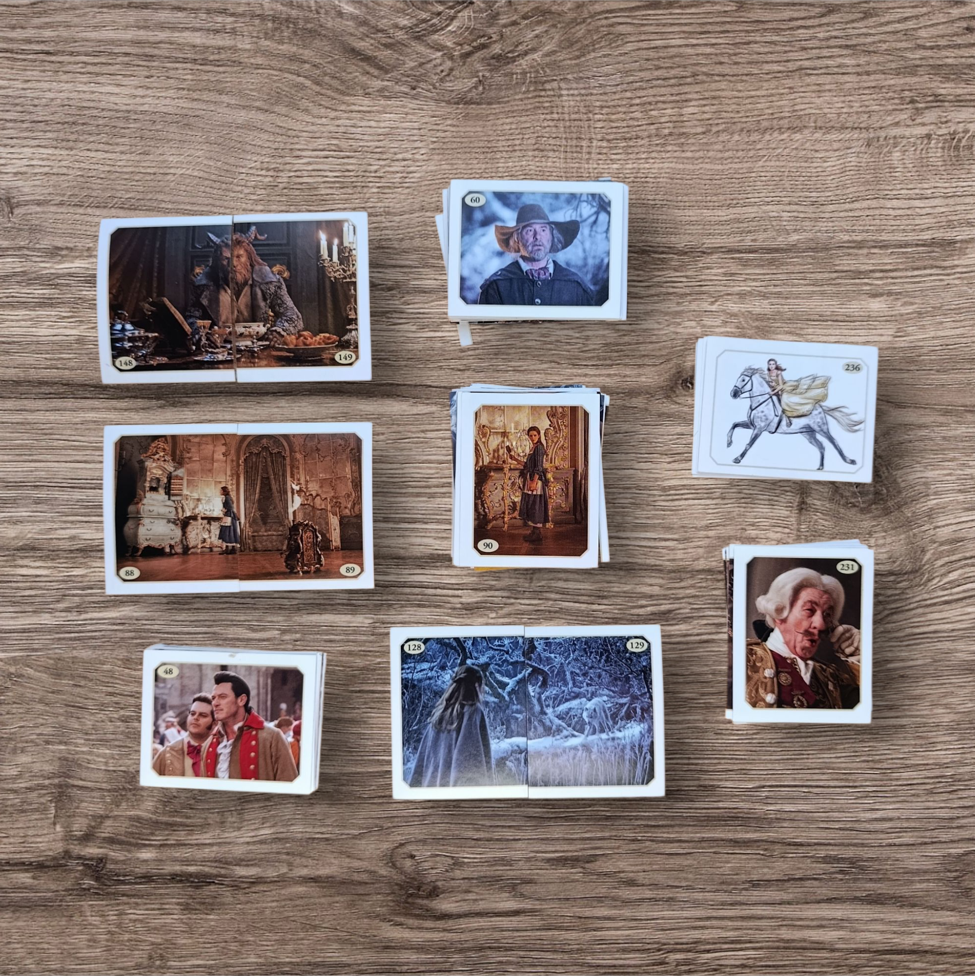 Lote 155 figuritas sin repetir La Bella y la Bestia