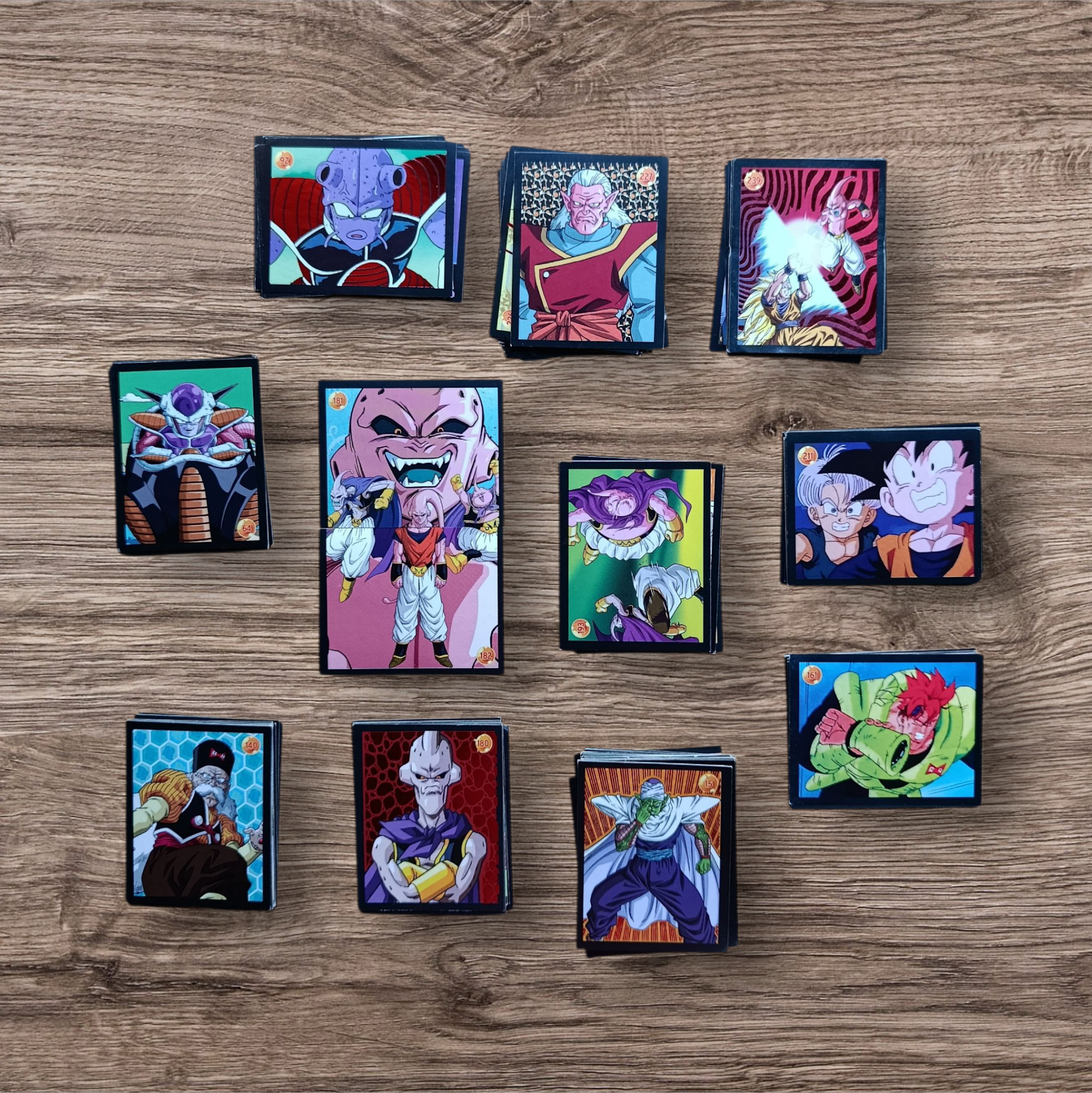Lote 176 figuritas sin repetir Dragon Ball