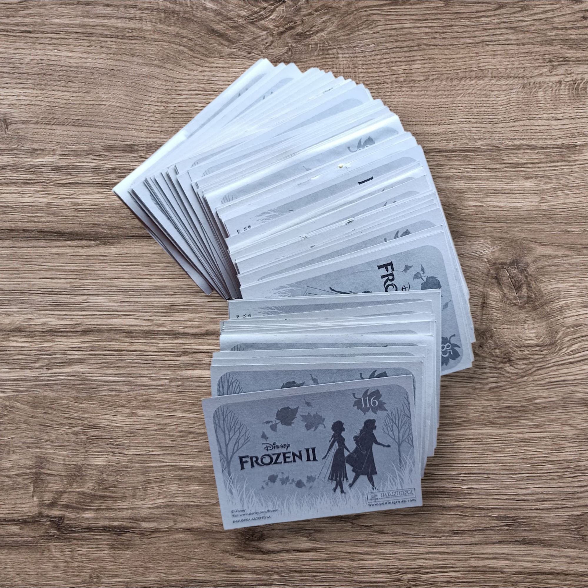 Lote 93 figuritas sin repetir Frozen 2