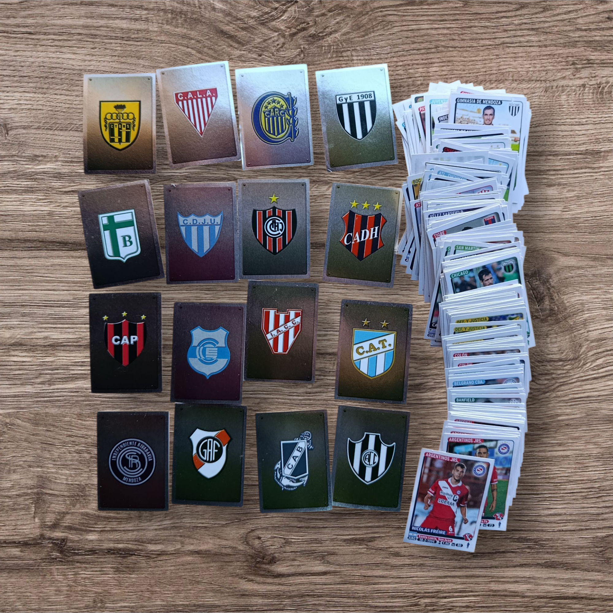 Lote 260 figuritas sin repetir Fútbol Argentino 2015