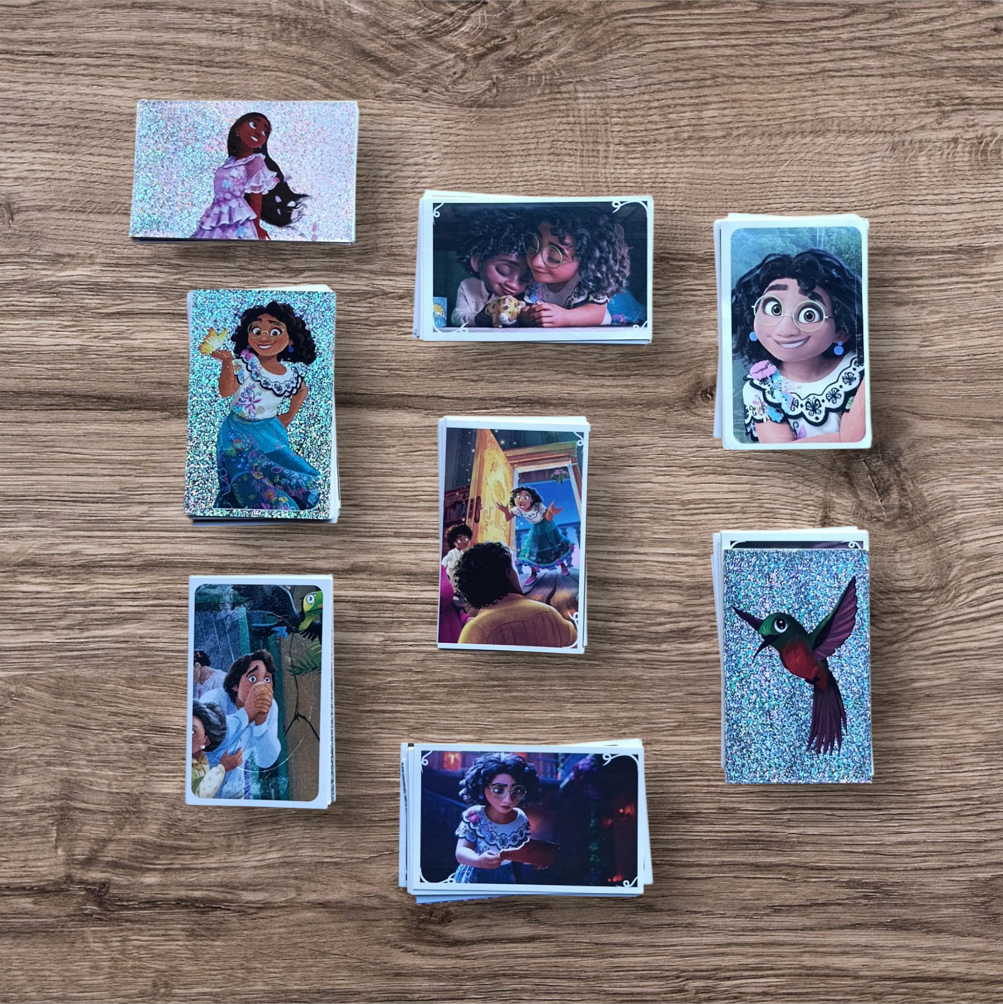 Lote 150 figuritas sin repetir Encanto