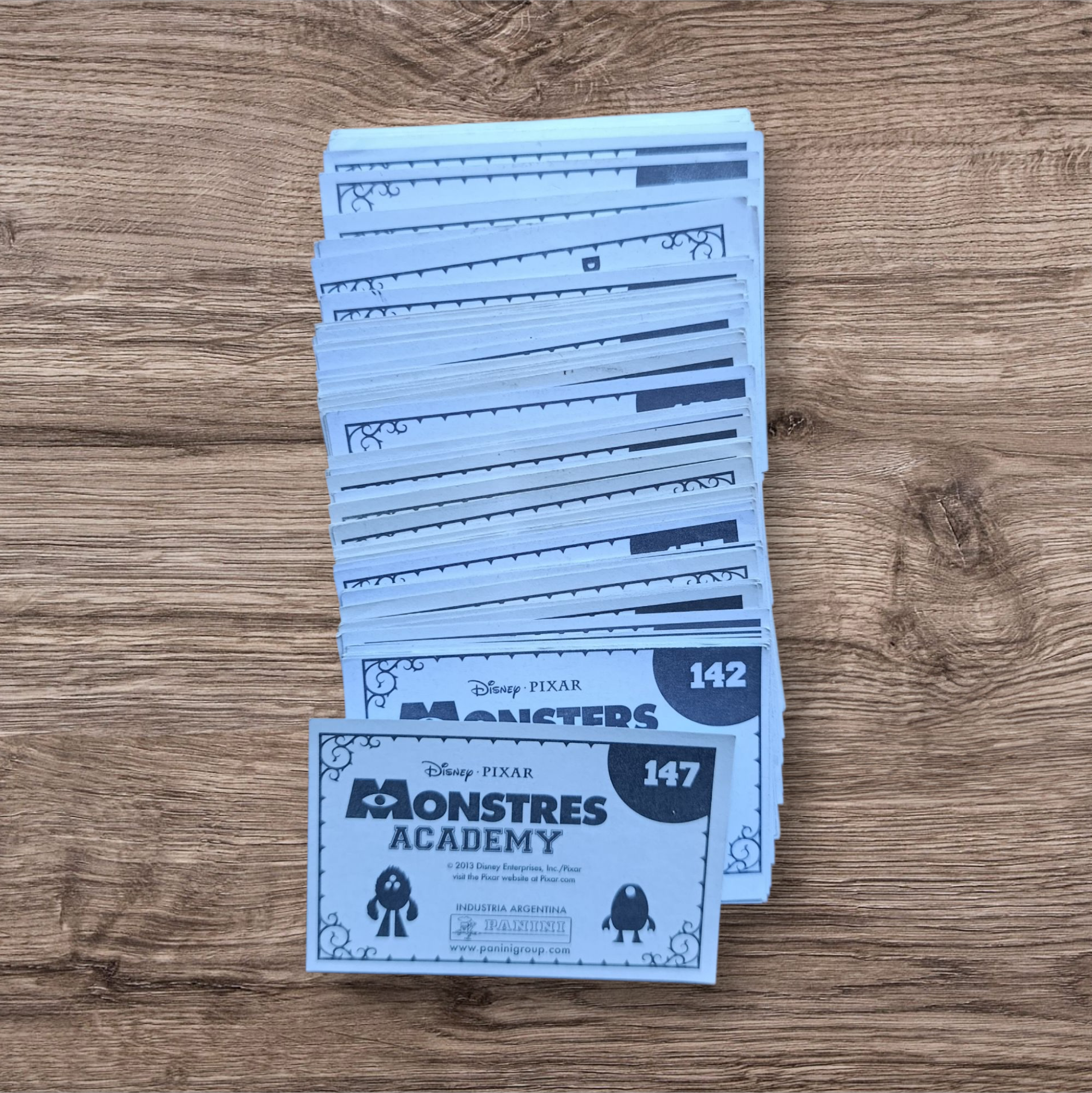 Lote 89 figuritas sin repetir Monster University