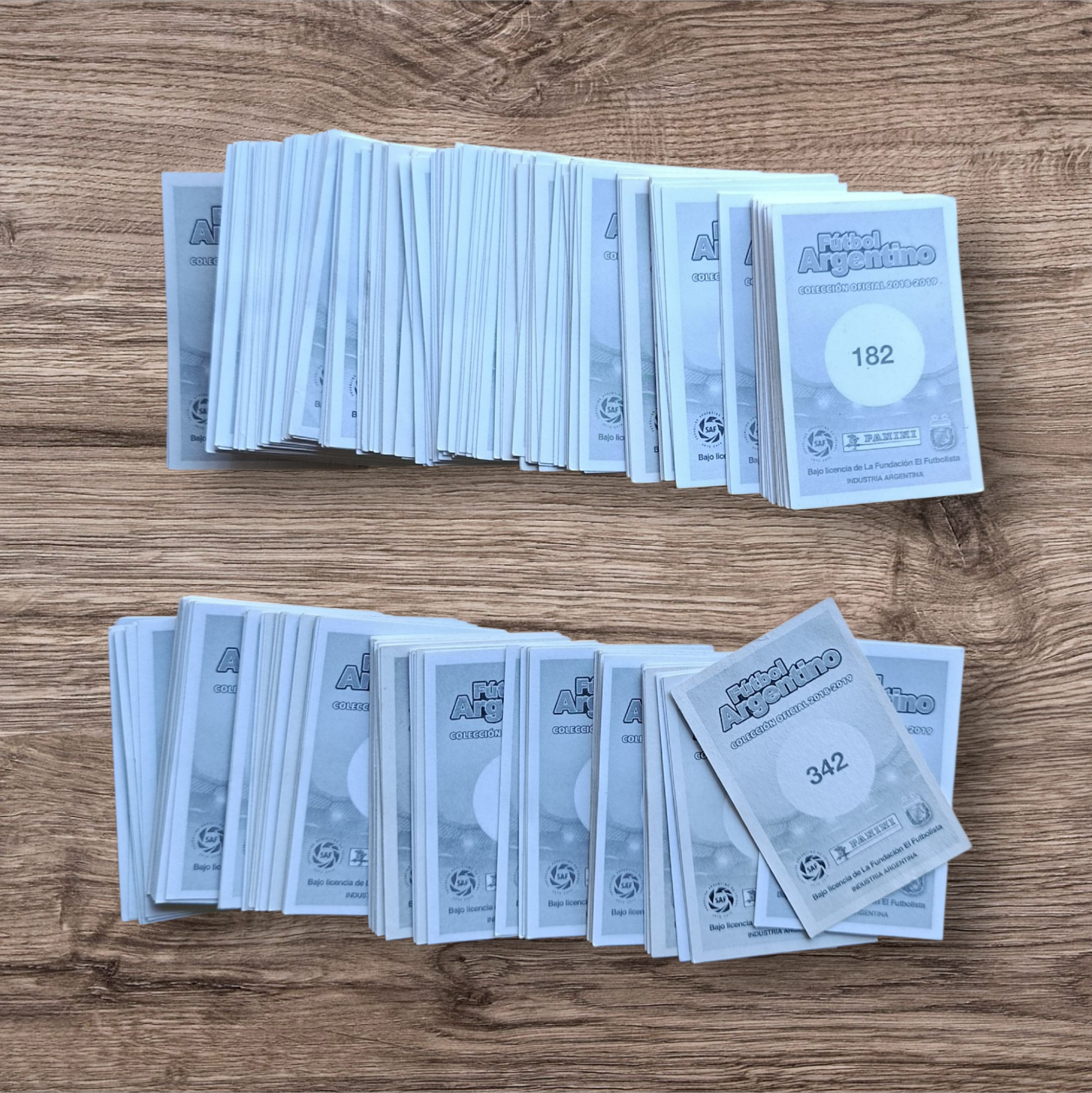 Lote 319 figuritas sin repetir del Fútbol Argentino 2018/2019