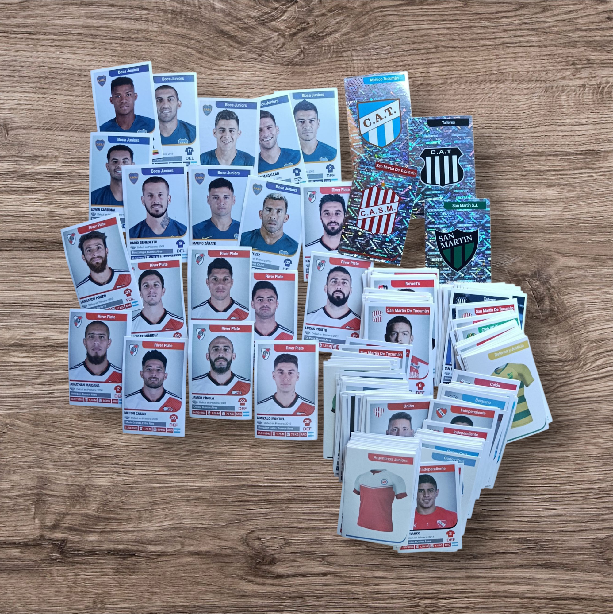Lote 319 figuritas sin repetir del Fútbol Argentino 2018/2019