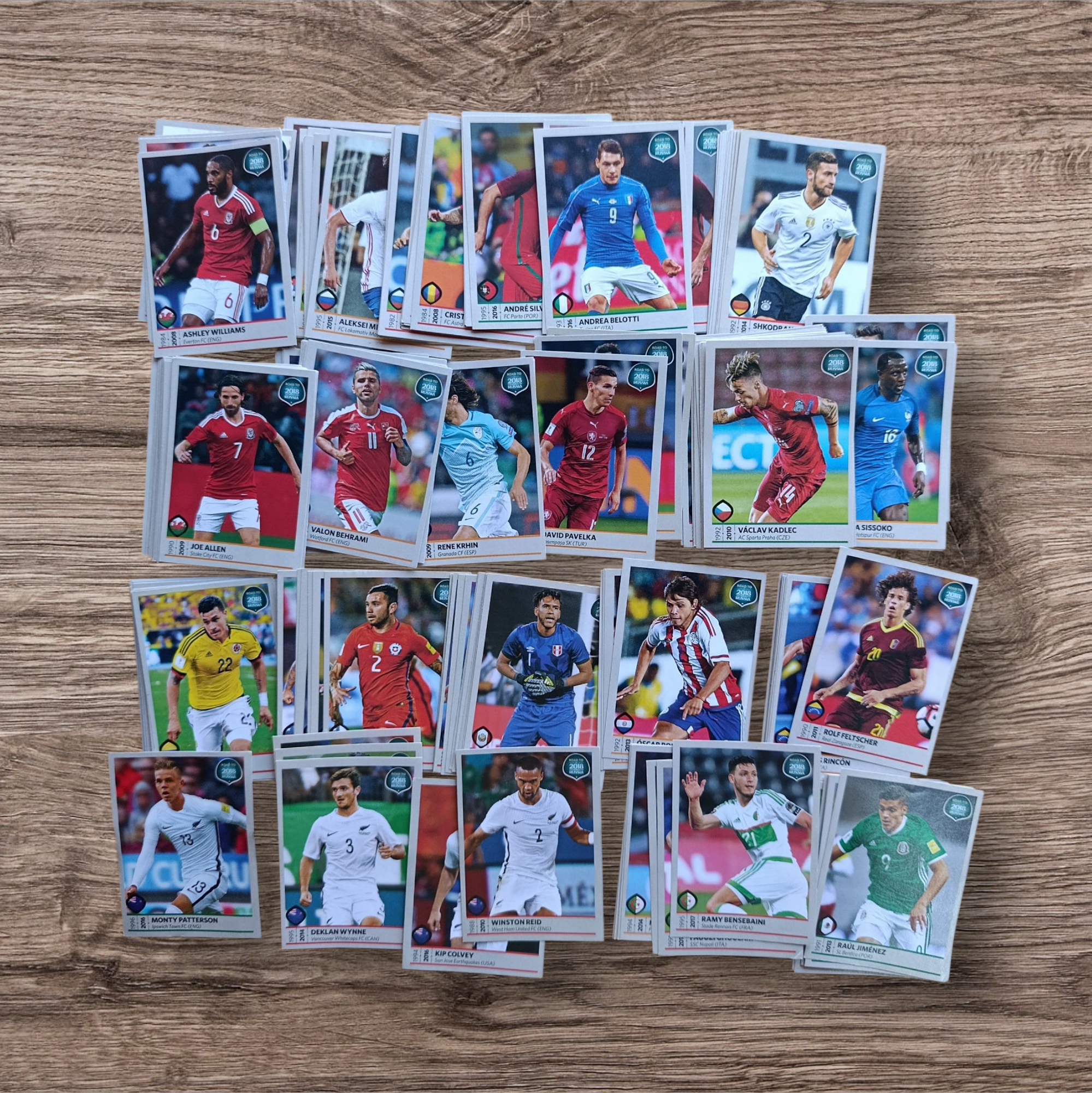 Lote 208 figuritas sin repetir Road to Rusia 2018