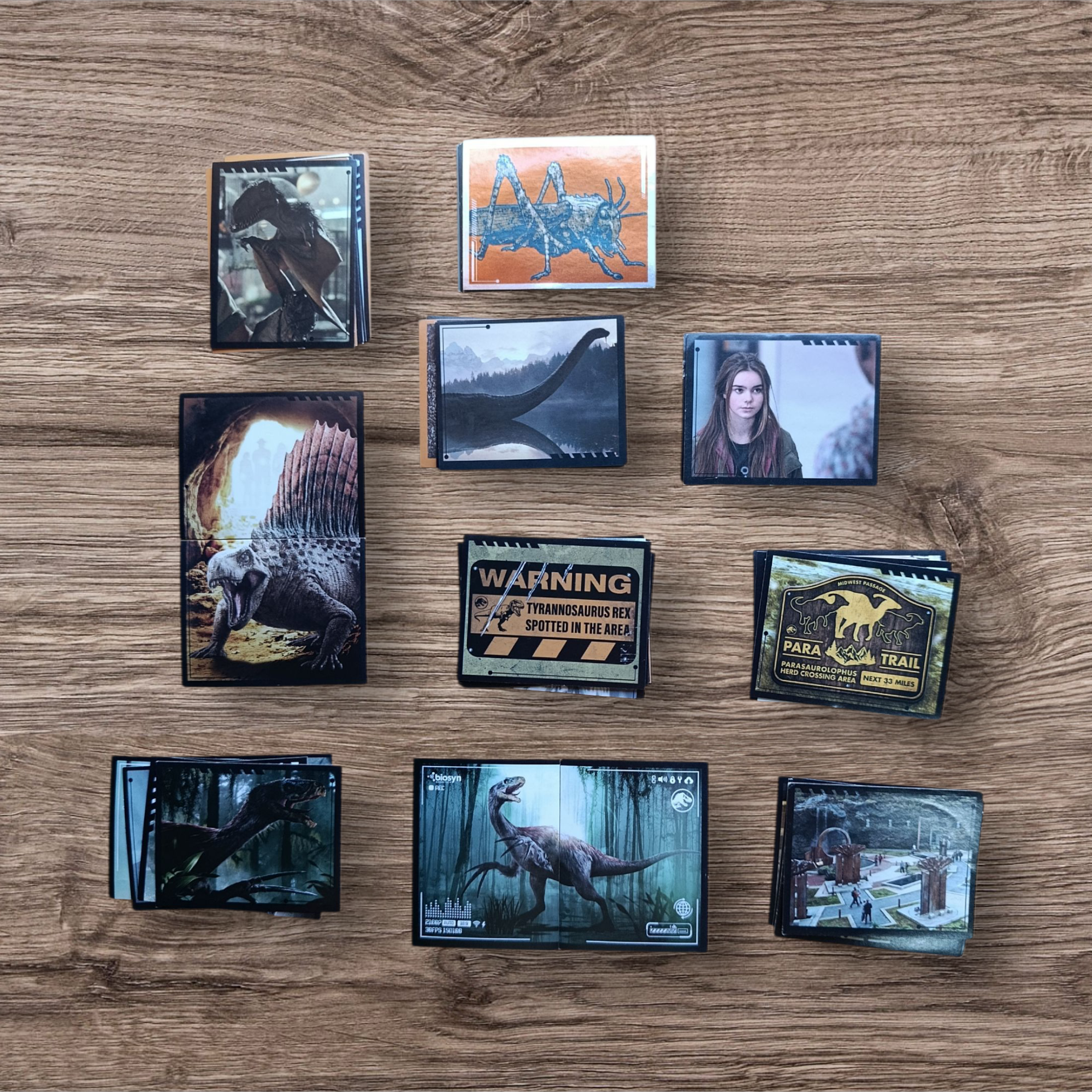 Lote 58 figuritas sin repetir Jurassic World Dominion