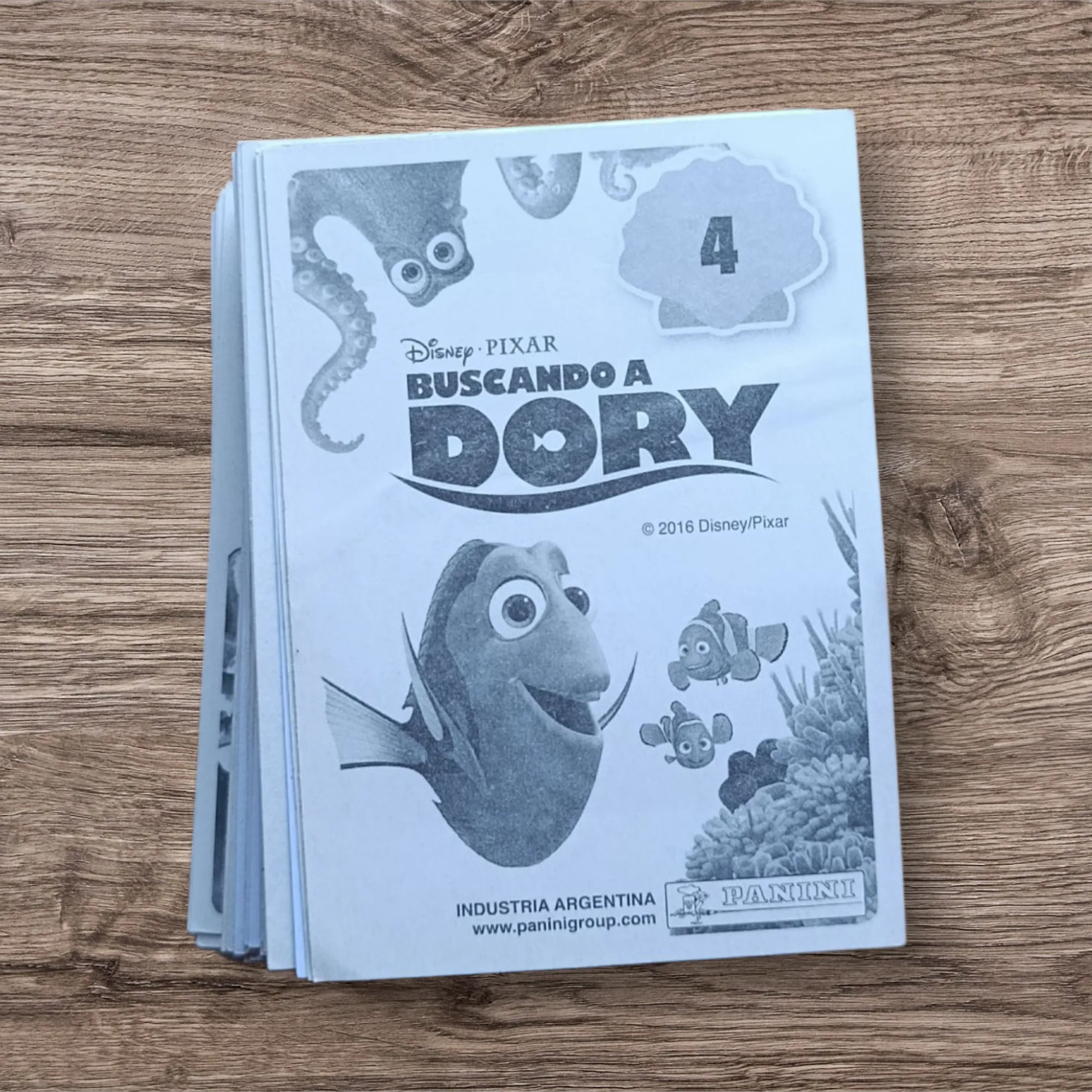 Lote 138 figuritas sin repetir Buscando a Dory