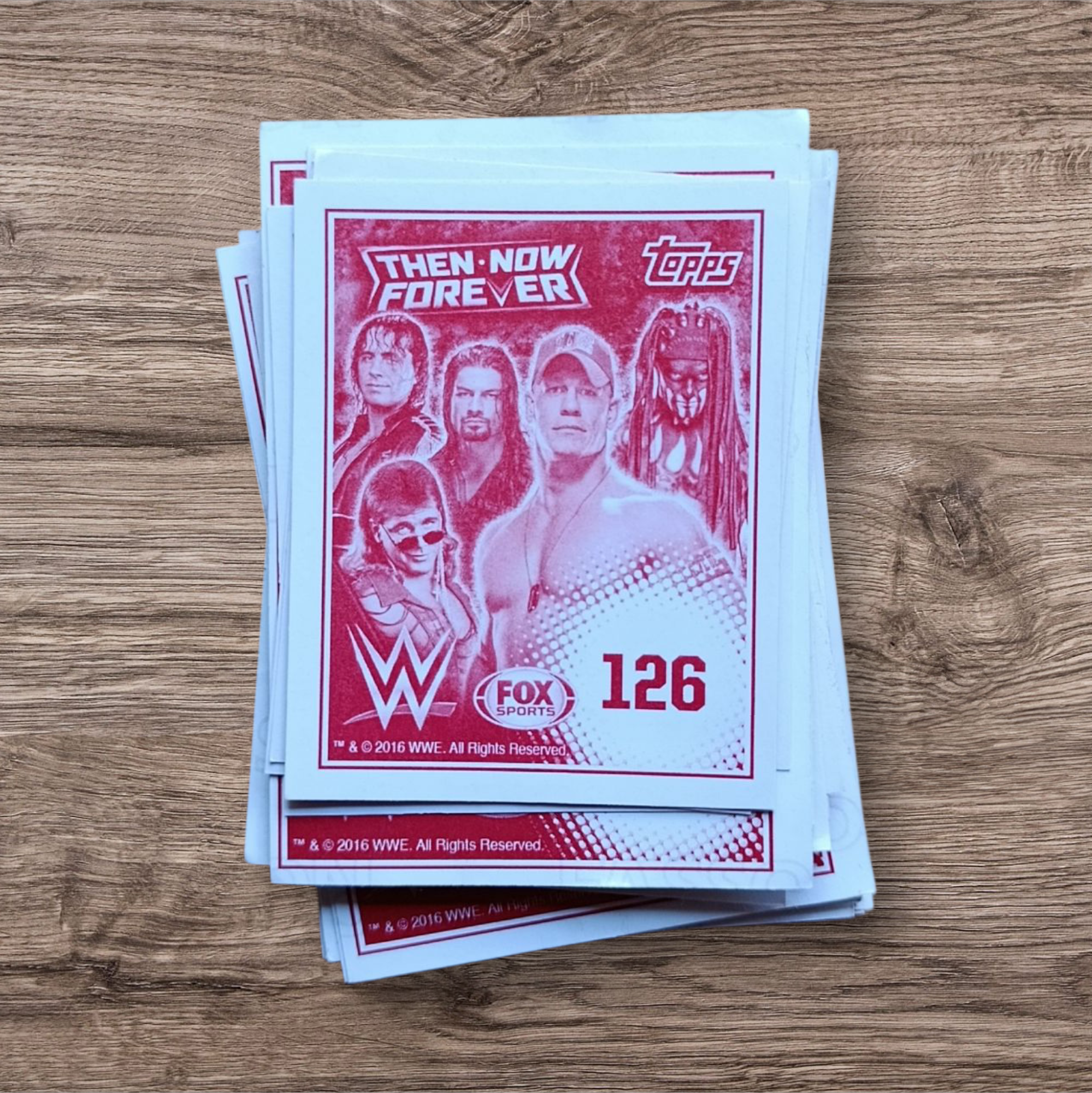 Lote 73 figuritas sin repetir WWE 2016