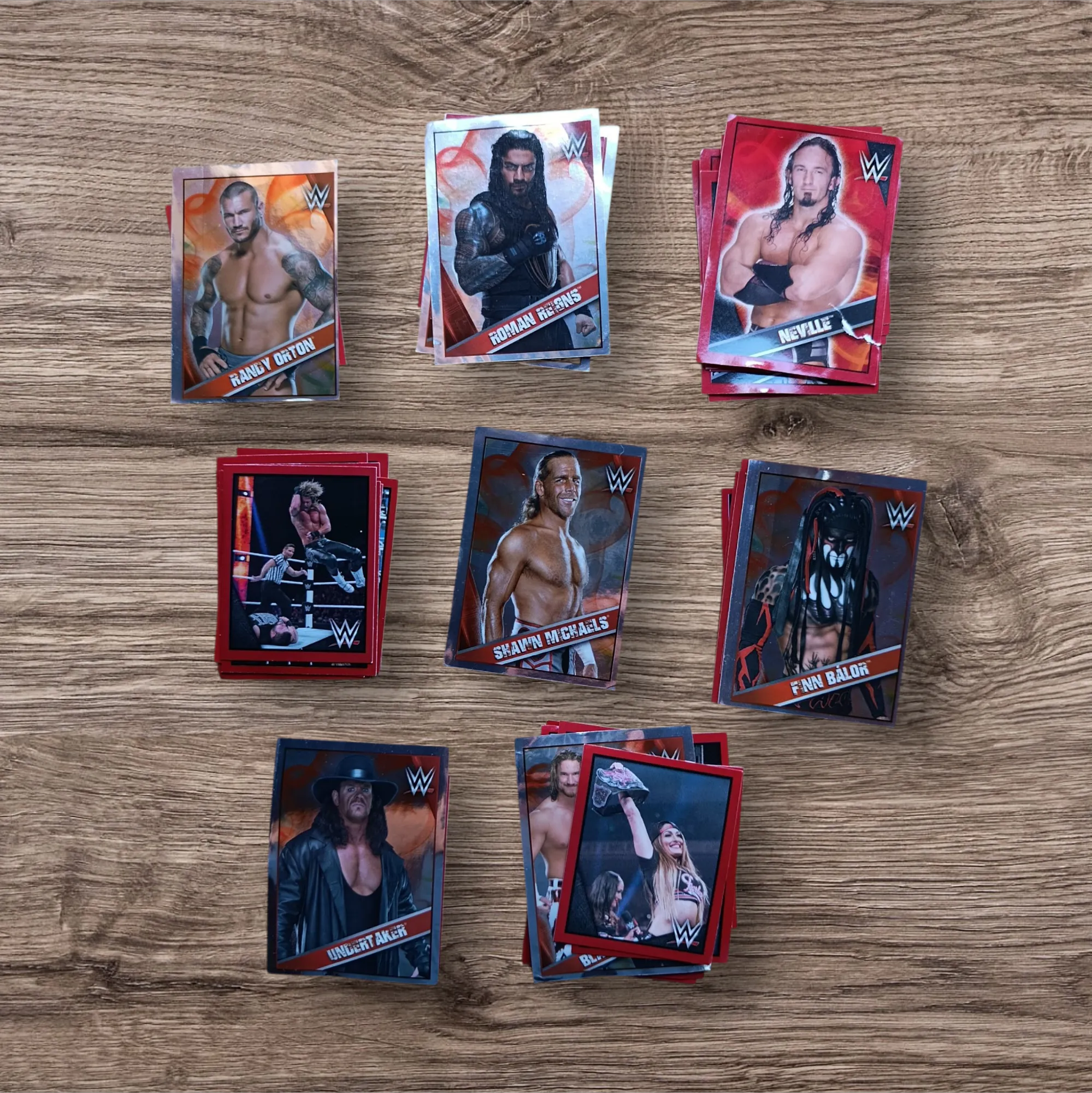 Lote 73 figuritas sin repetir WWE 2016