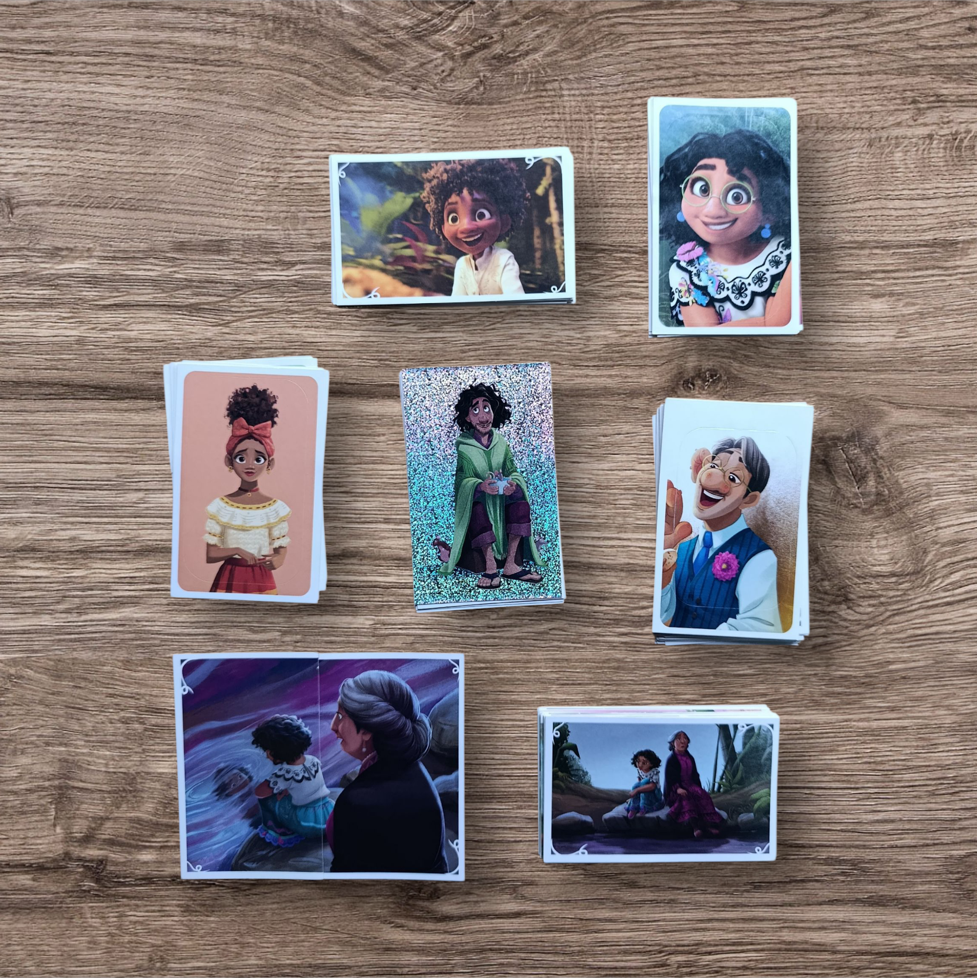 Lote 128 figuritas sin repetir Encanto