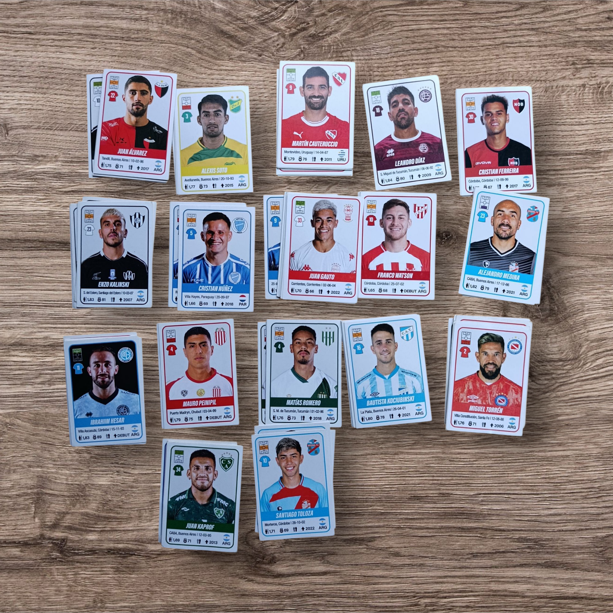 Lote 131 figuritas sin repetir Fútbol Argentino 2023