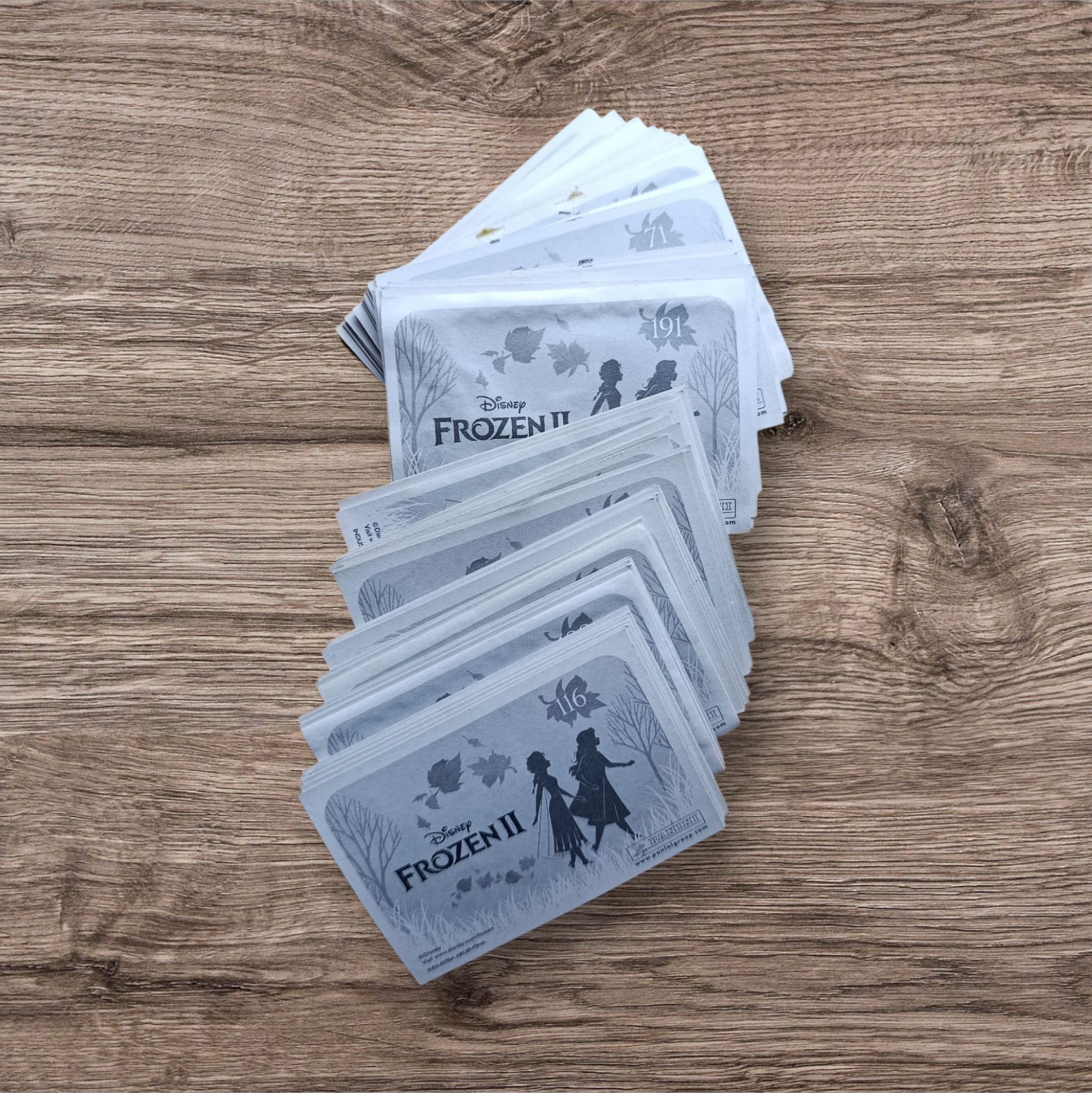 Lote 114 figuritas sin repetir Frozen 2