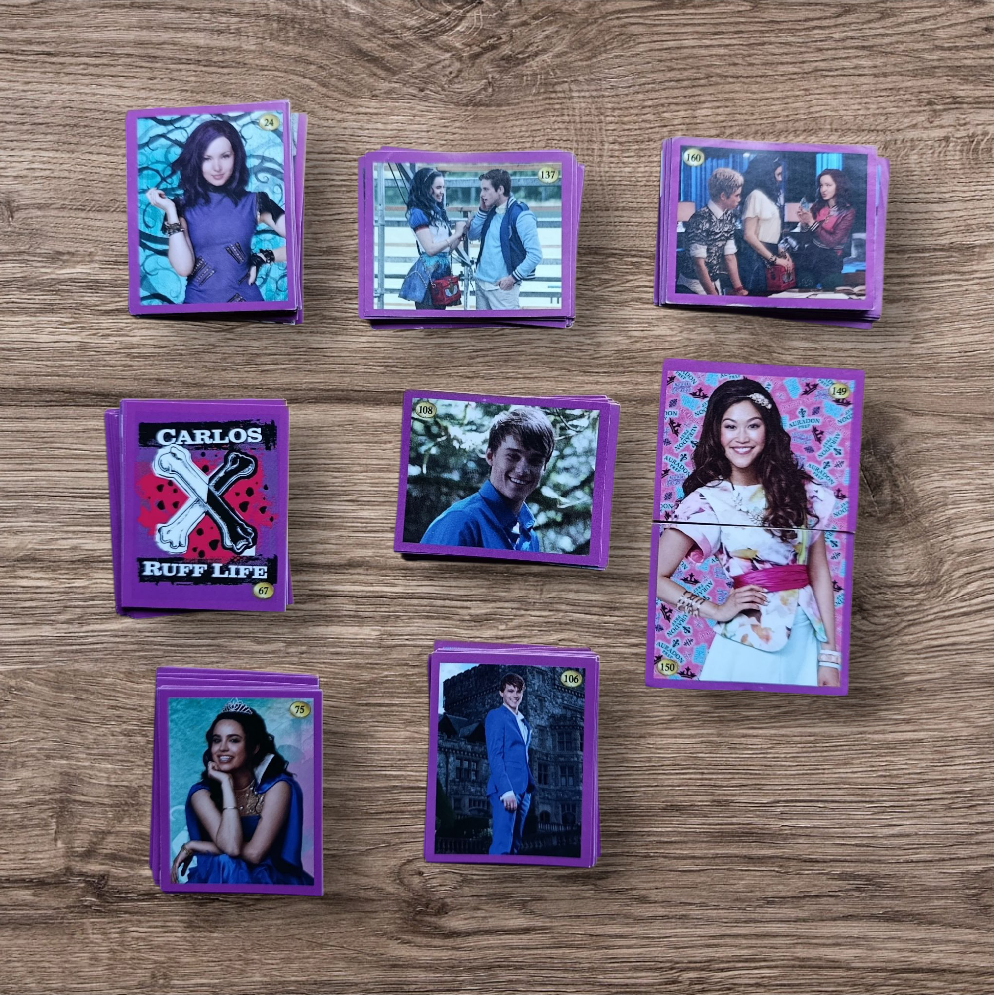 Lote 172 figuritas sin repetir Descendientes