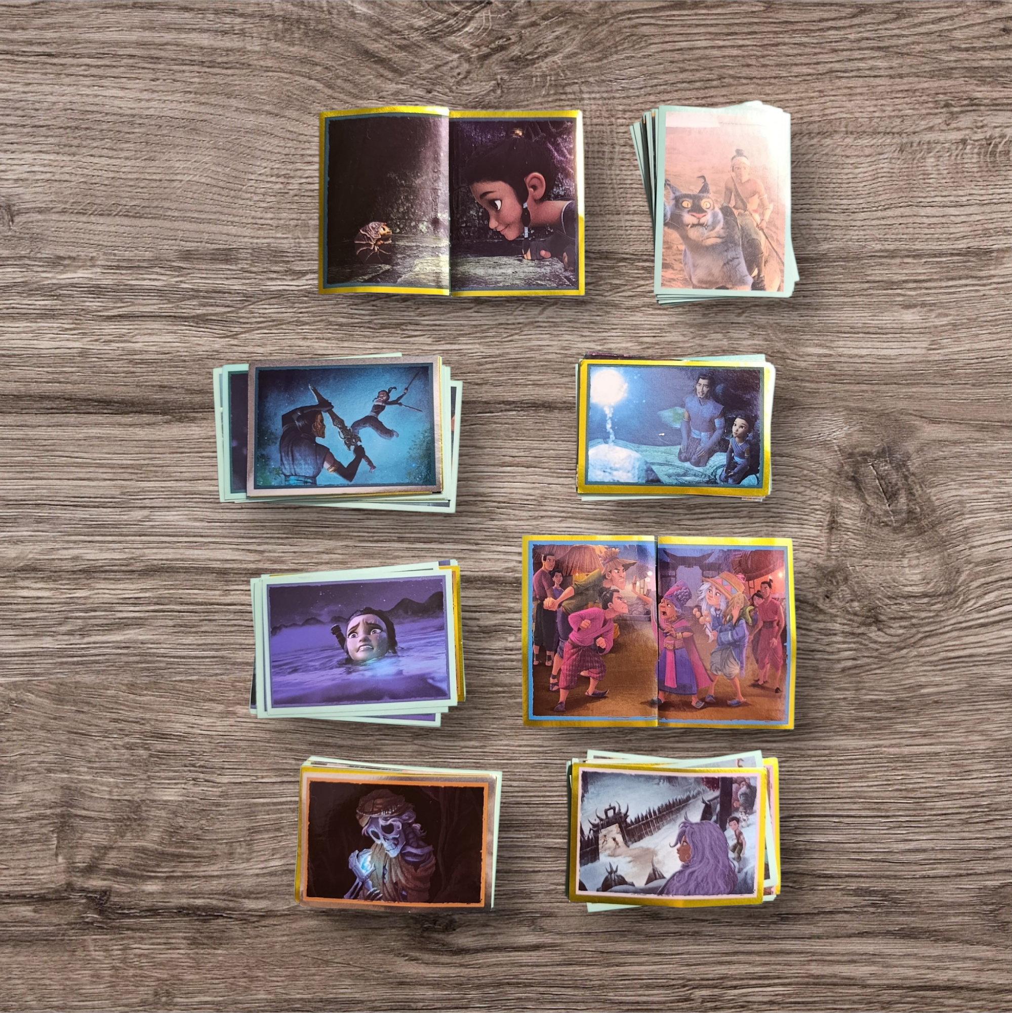 Lote 102 figuritas sin repetir Raya y el último Dragón