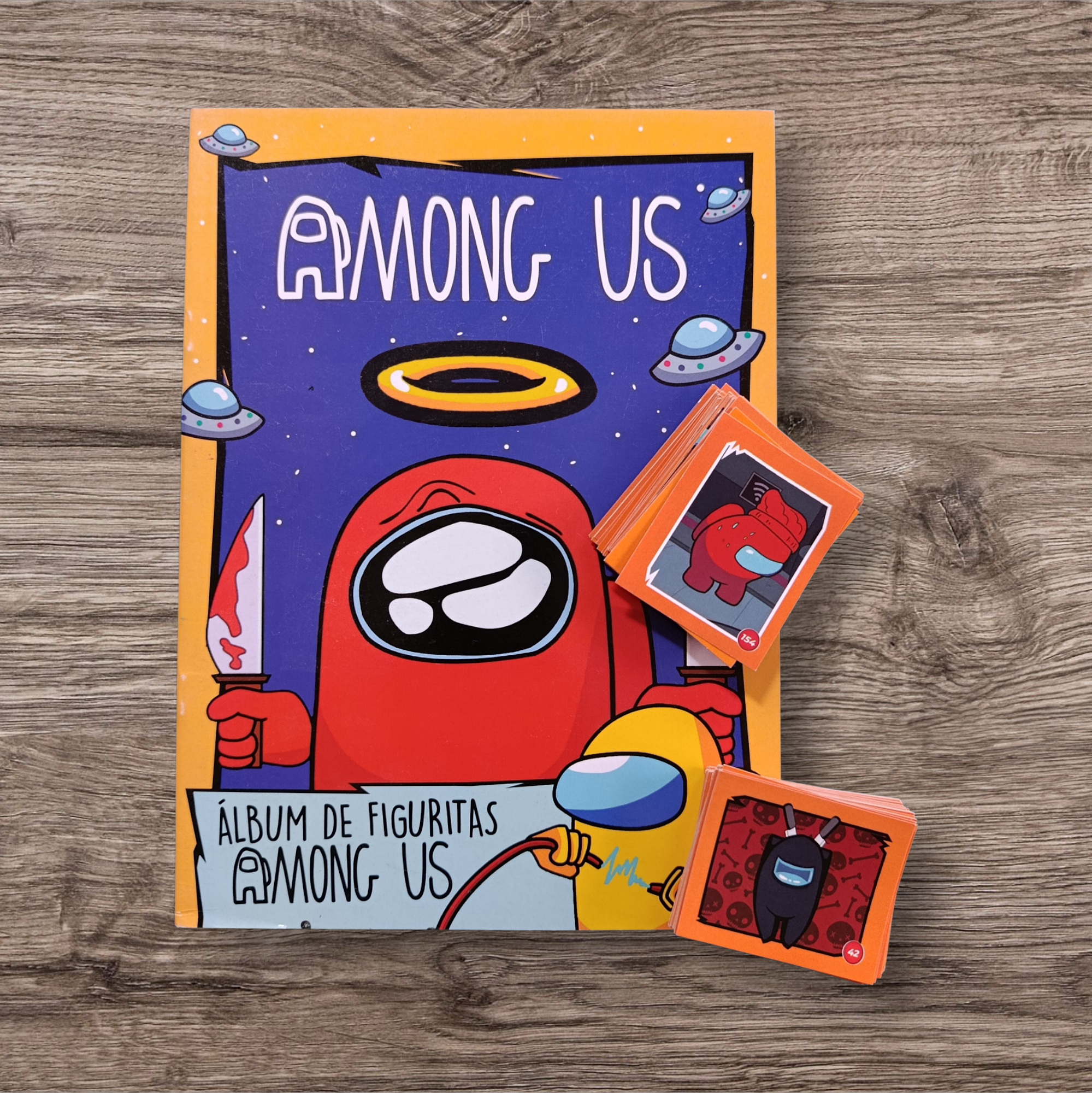 Álbum + 129 figuritas Among Us