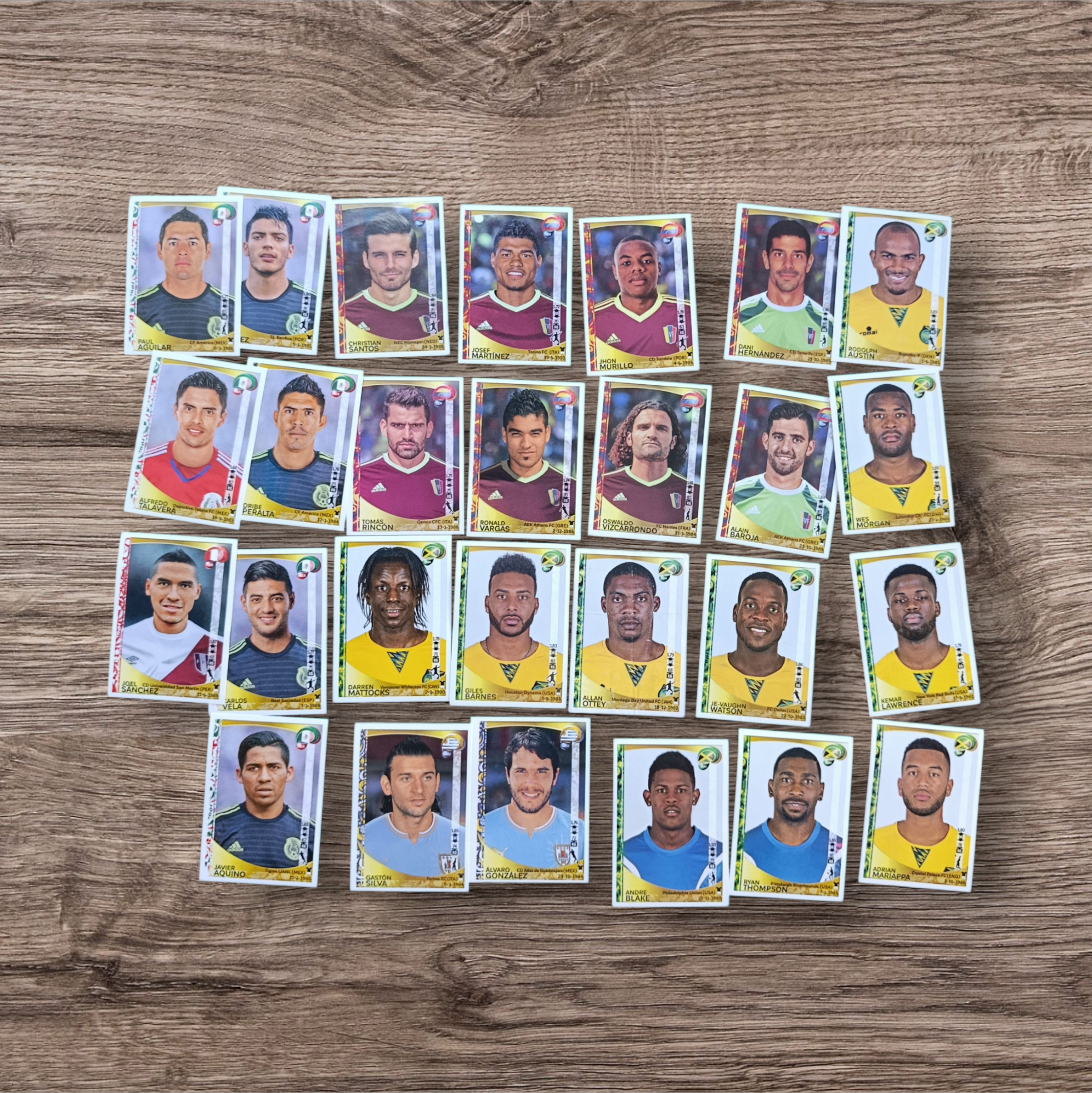 Lote 27 figuritas sin repetir Copa América 2016