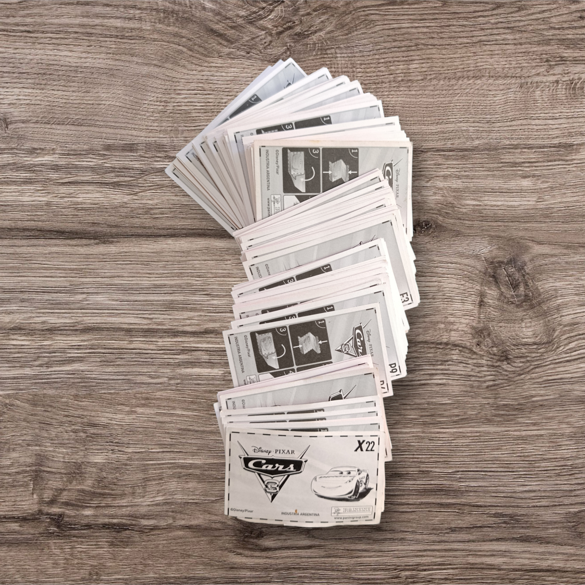 Lote 149 figuritas Cars 3