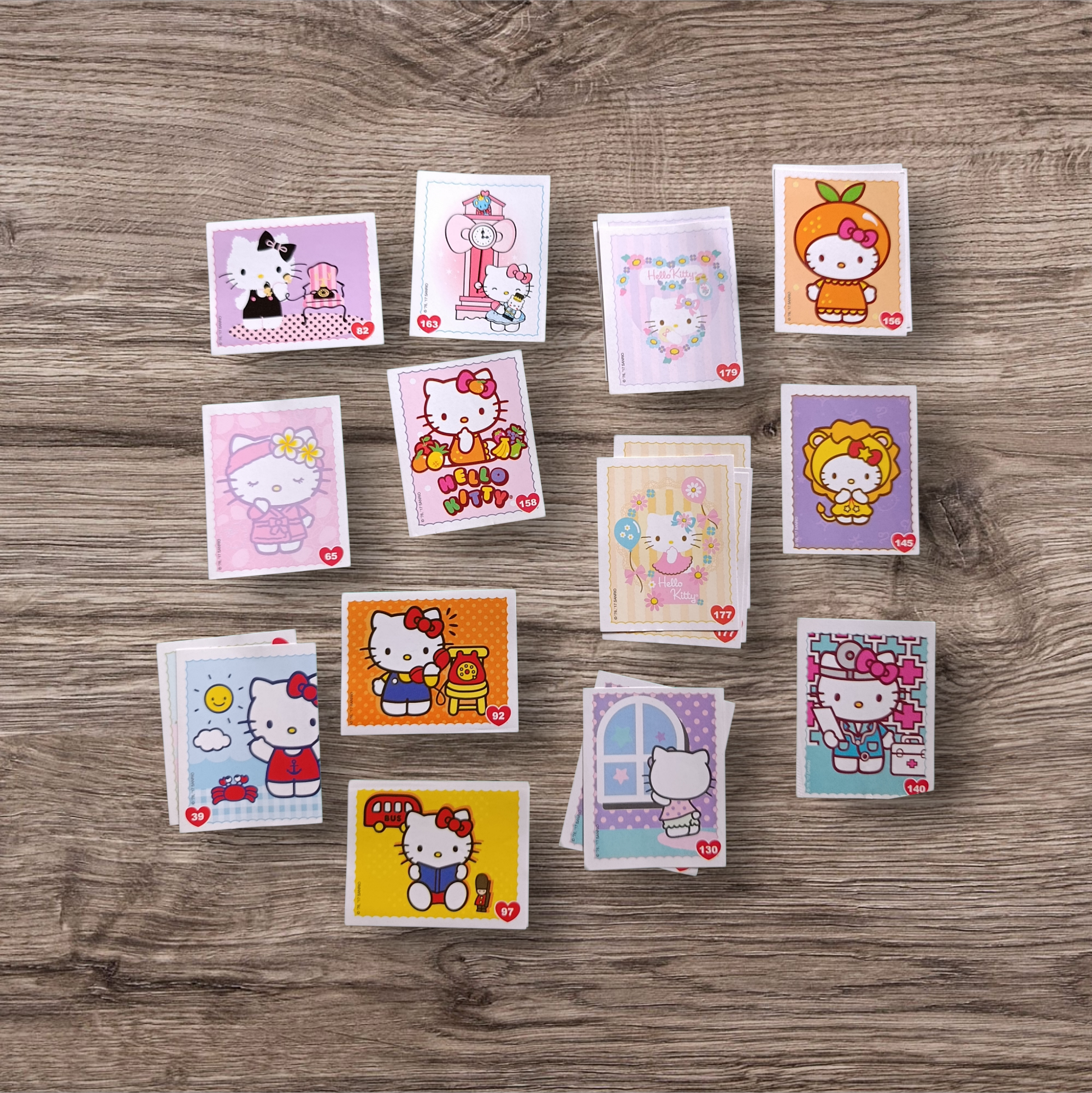 Lote 23 figuritas Hello Kitty