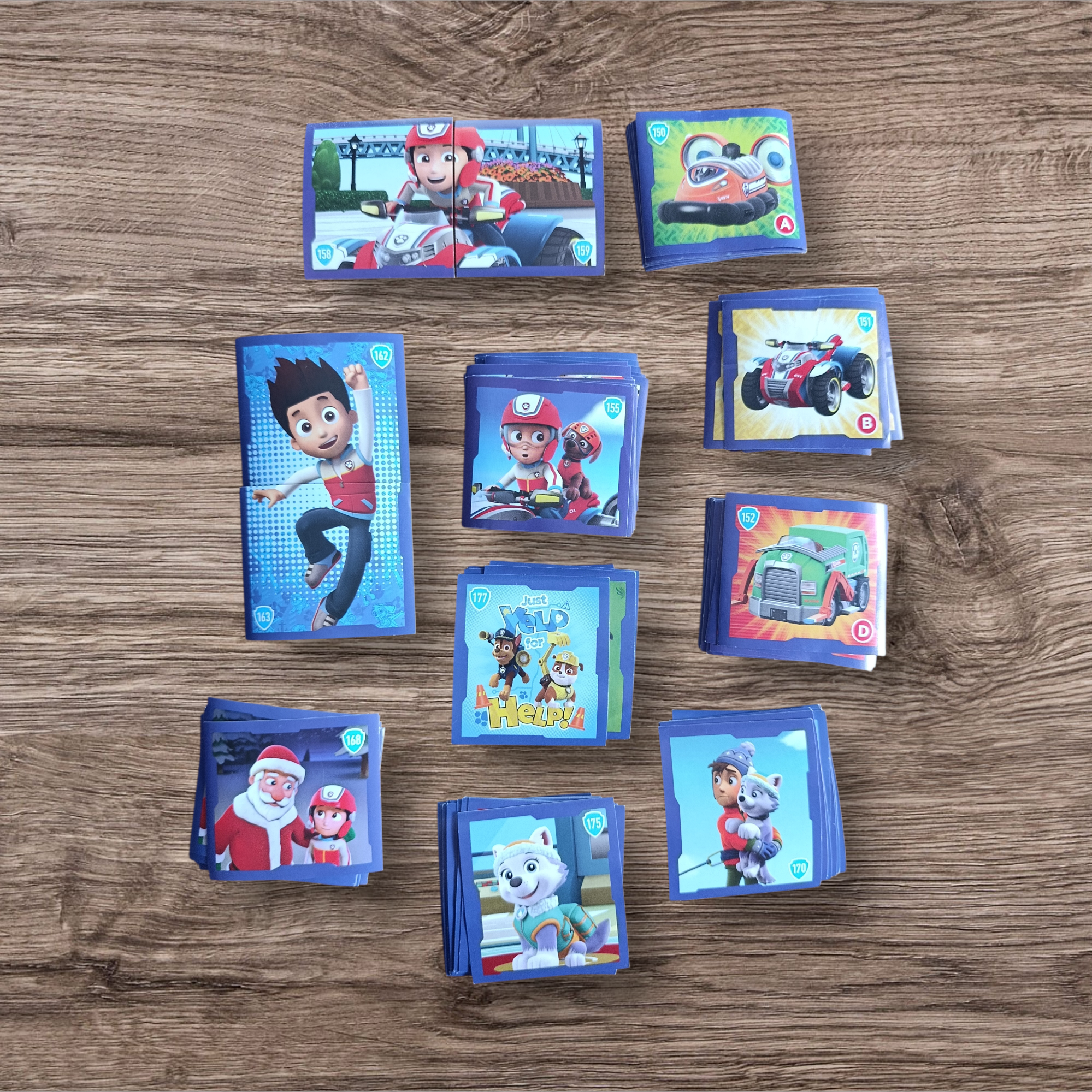Lote 108 figuritas Paw Patrol