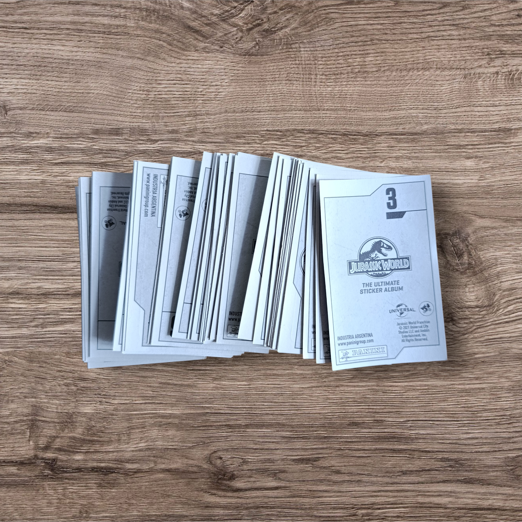 Lote 50 figuritas Jurassic World