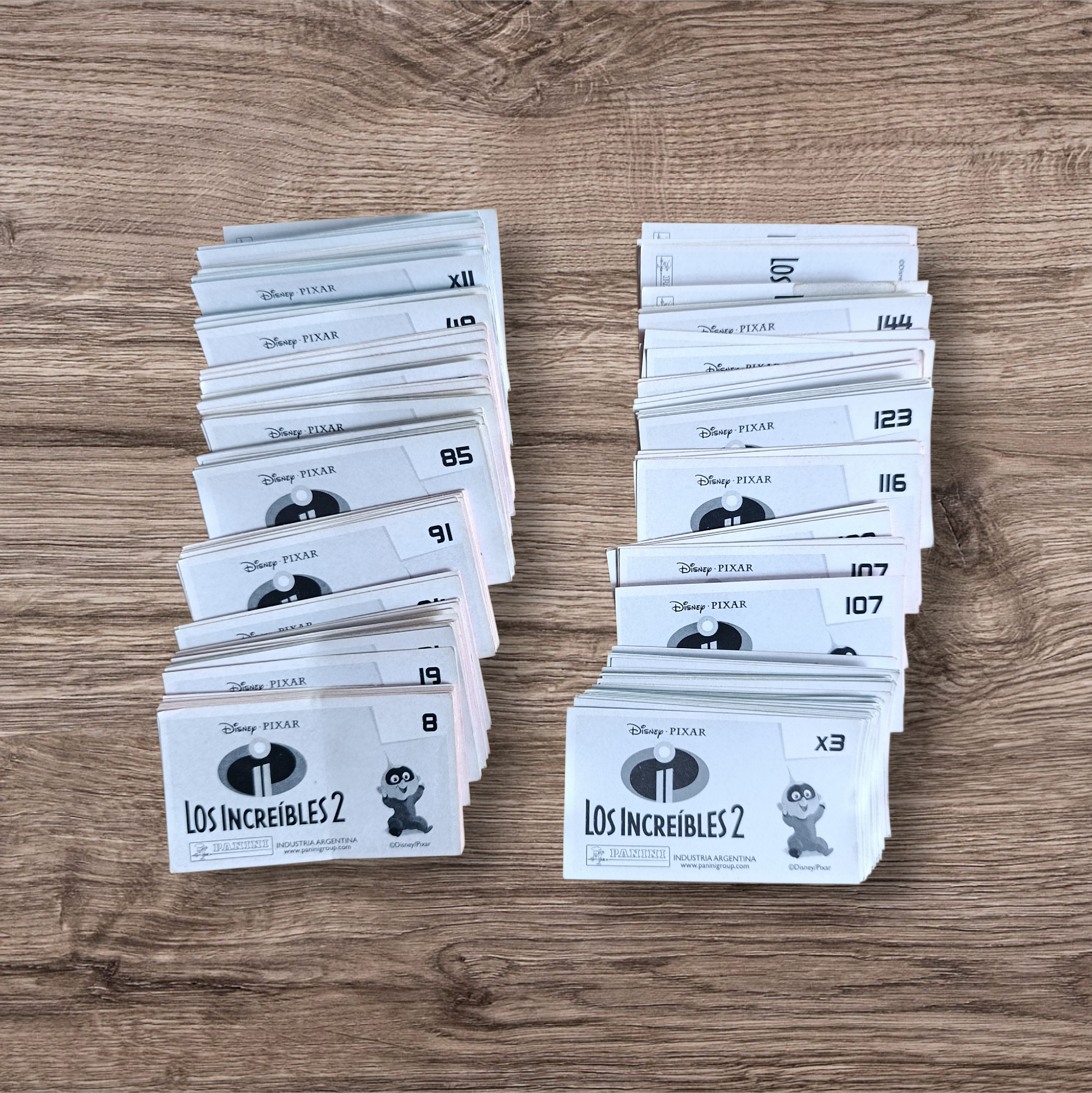 Lote 240 figuritas Los Increíbles 2