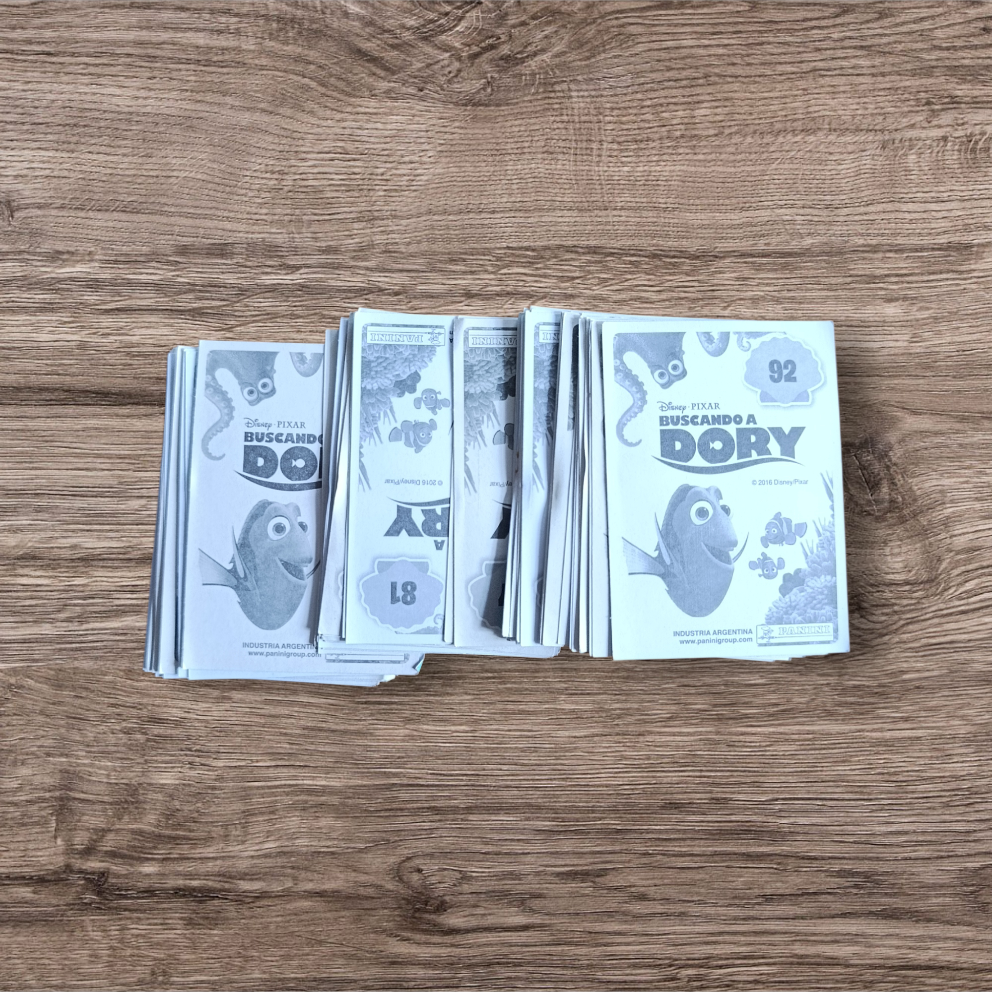 Lote 58 figuritas sin repetir Buscando a Dory