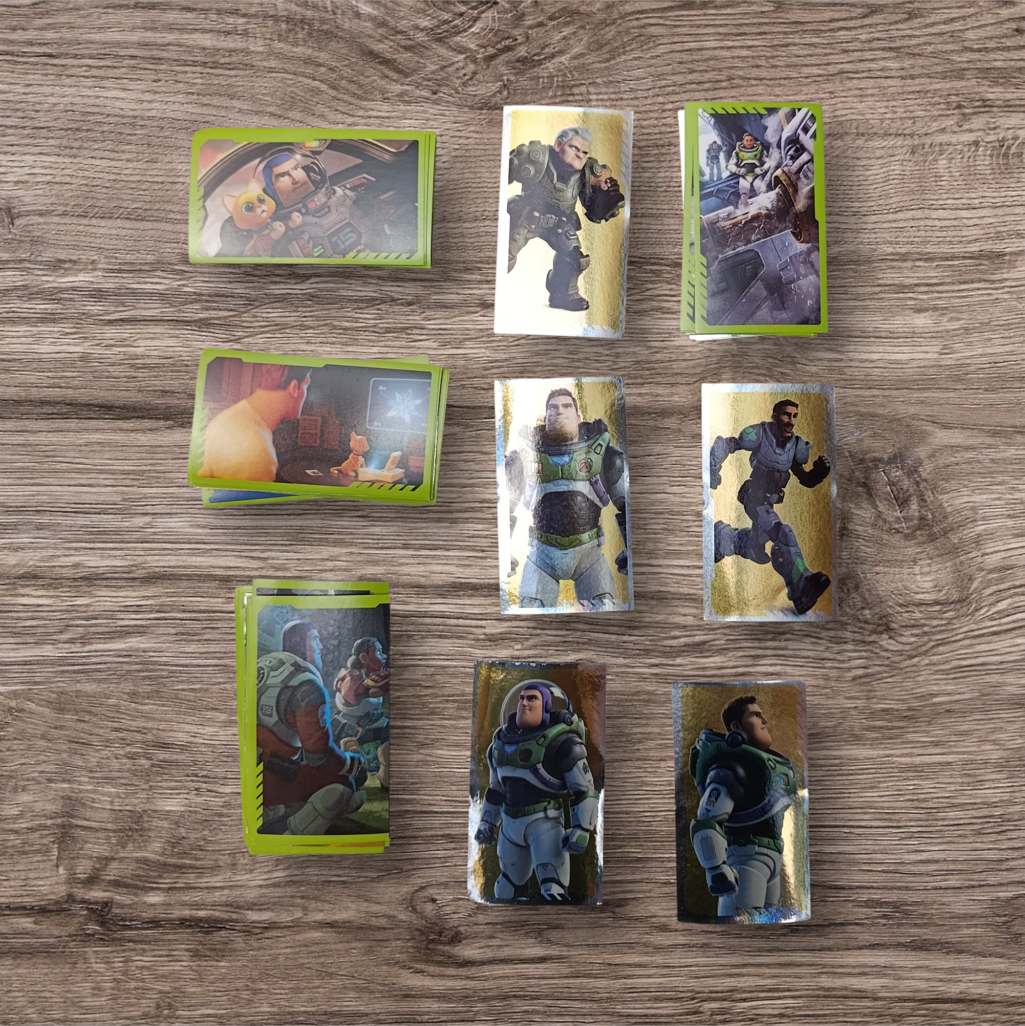 Lote 68 figuritas sin repetir Lightyear