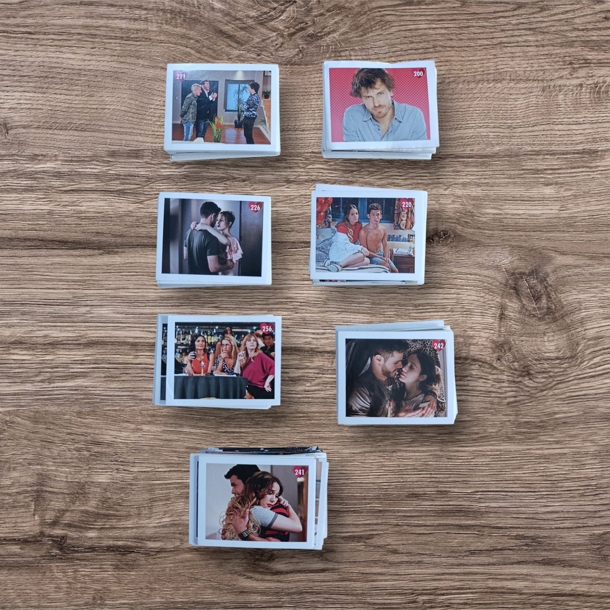 Lote 408 figuritas Simona 2