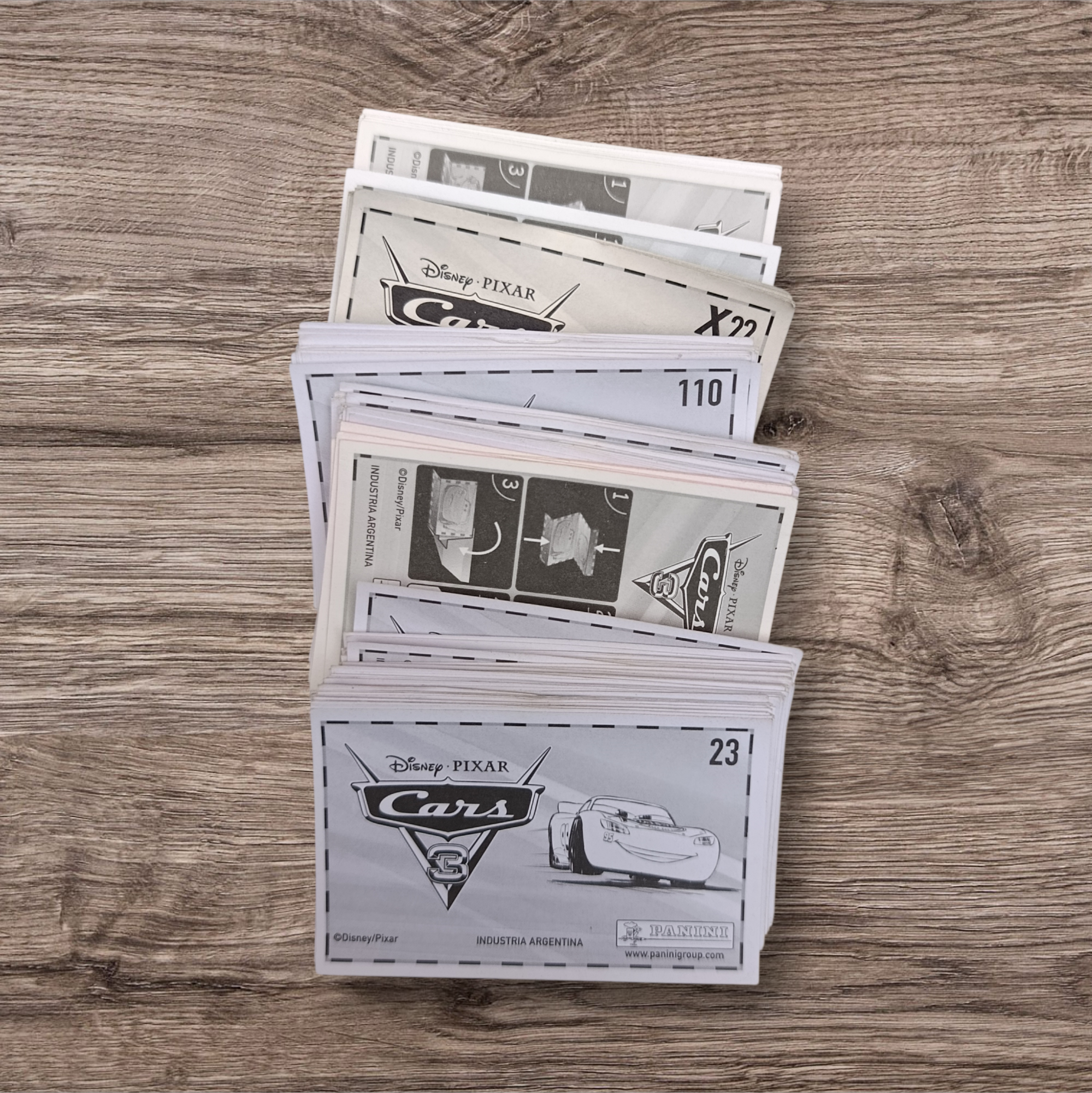 Lote 139 figuritas sin repetir Cars 3