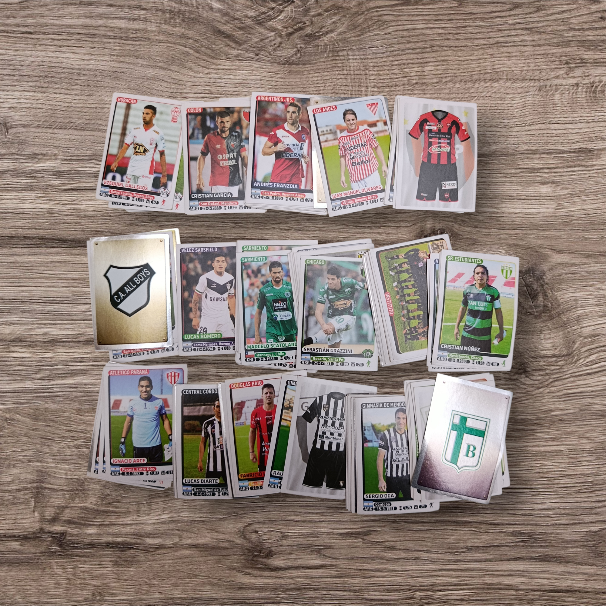 Lote 146 figuritas sin repetir Fútbol Argentino 2015