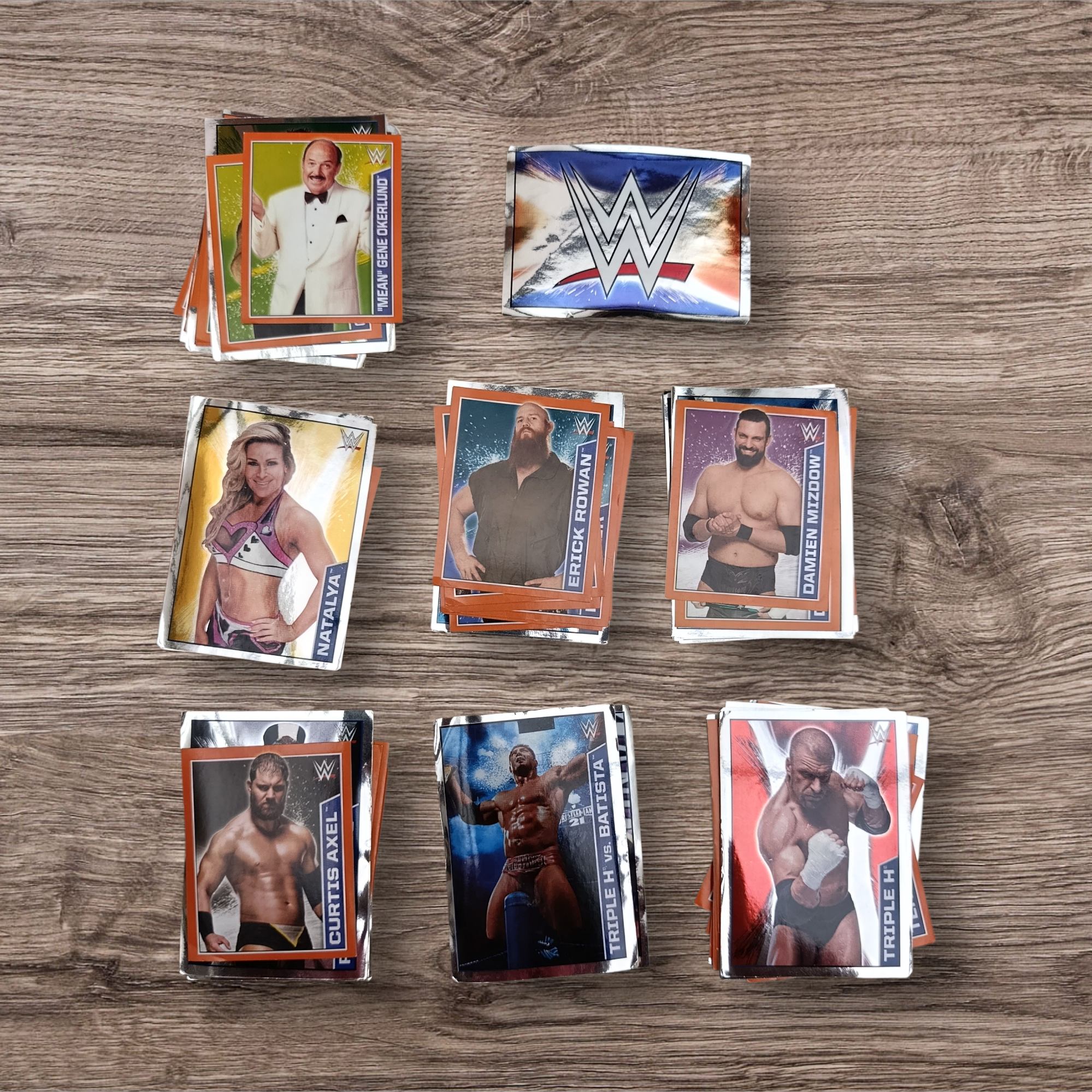 Lote 127 figuritas sin repetir WWE