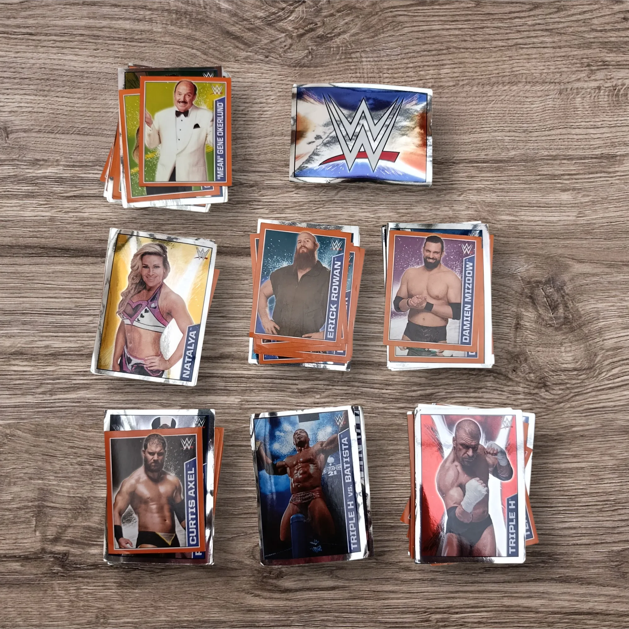 Lote 127 figuritas sin repetir WWE