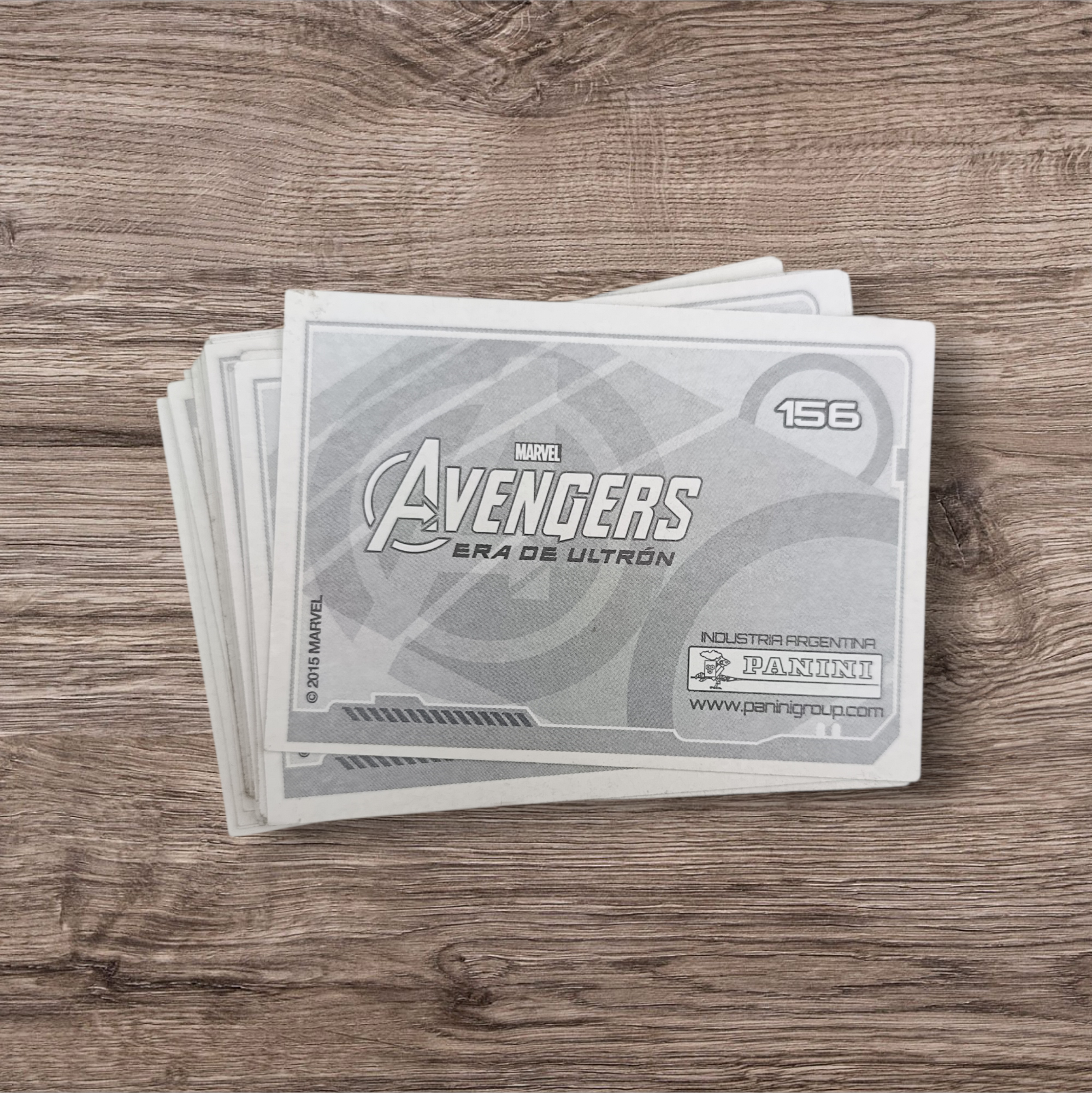 Lote 30 figuritas Avengers Era de Ultron