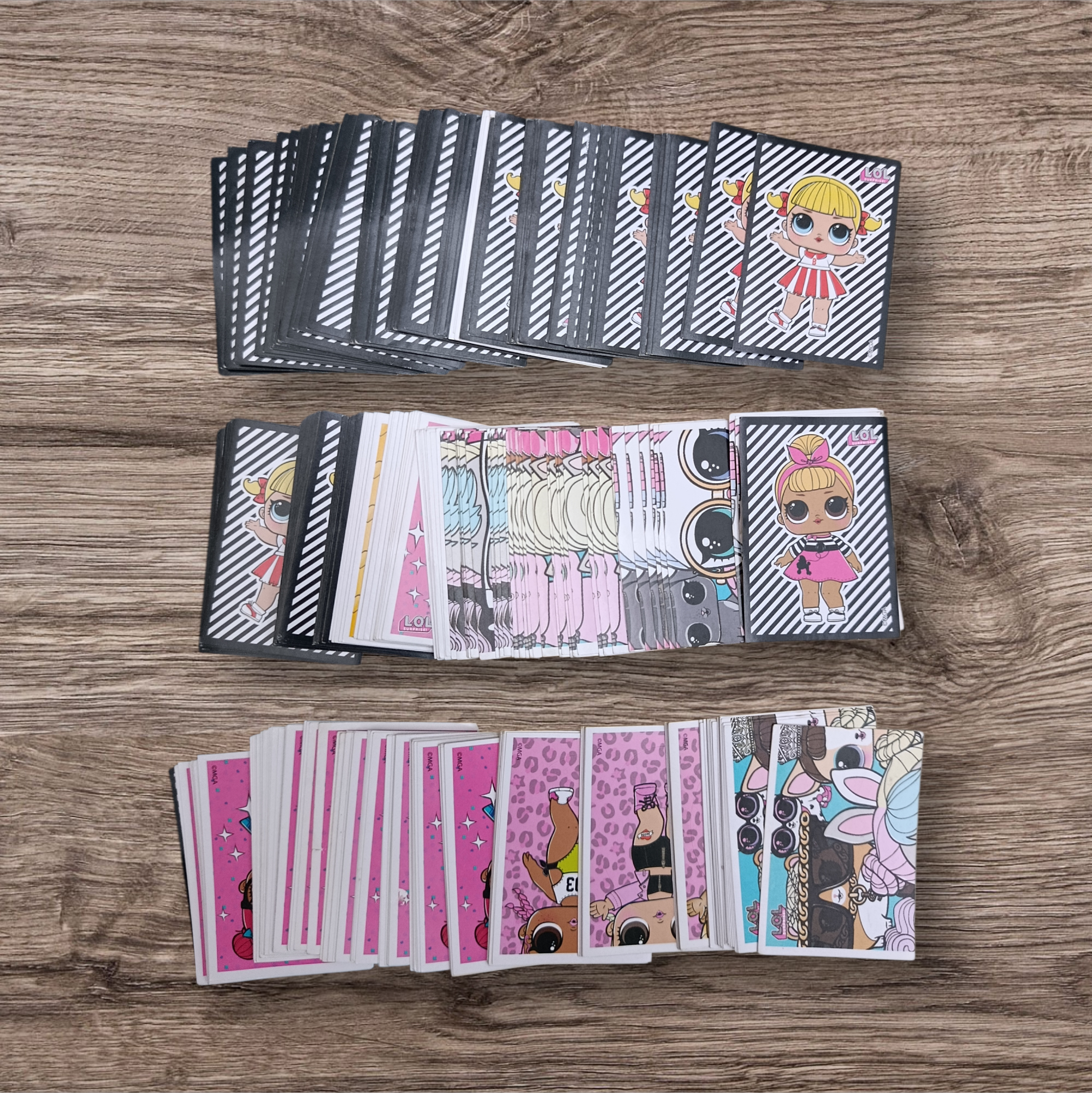 Lote 390 figuritas Lol Surprise