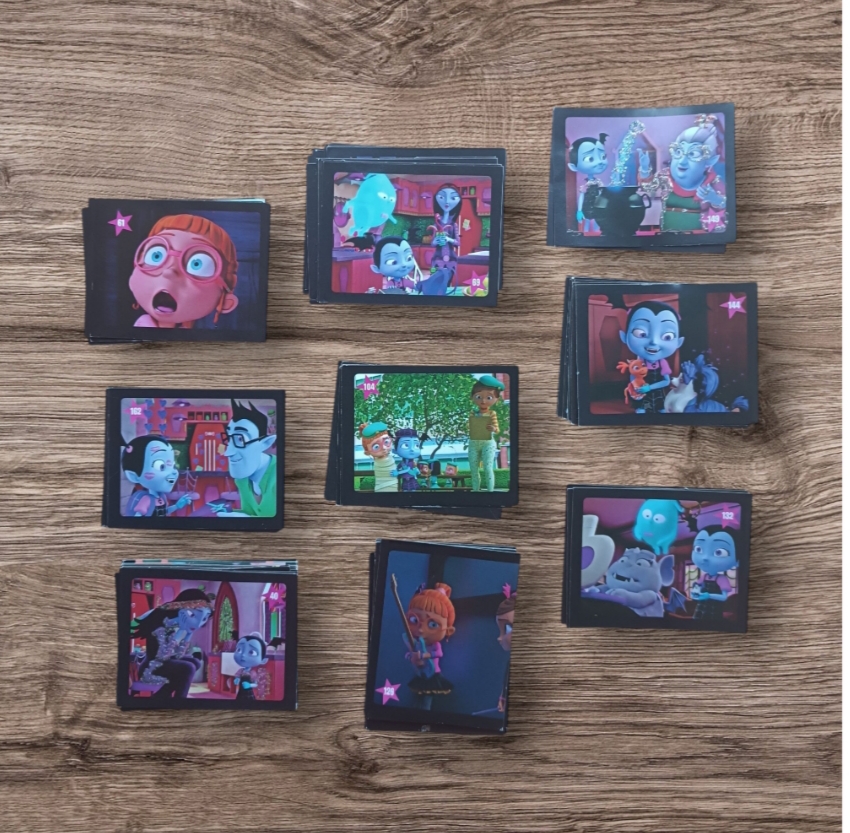 Lote 114 figuritas sin repetir Vampirina