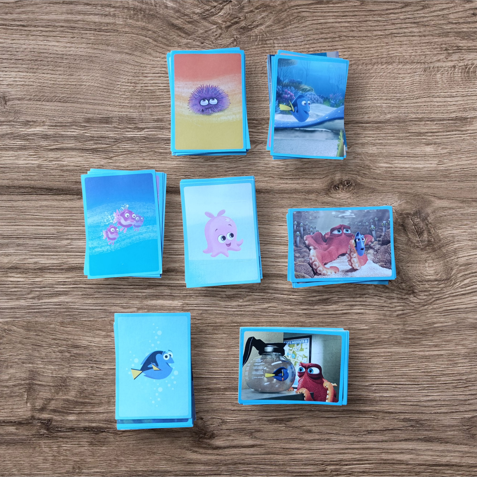 Lote 73 figuritas sin repetir Buscando a Dory