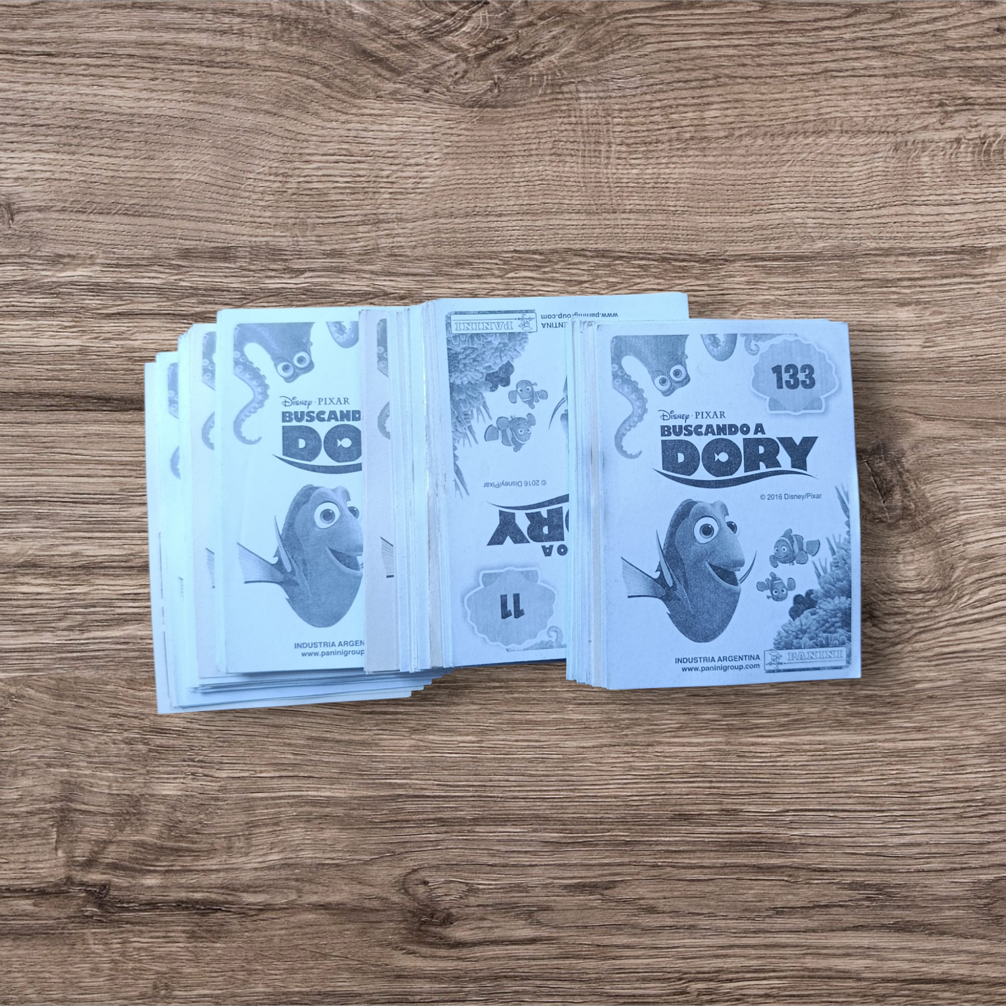 Lote 73 figuritas sin repetir Buscando a Dory
