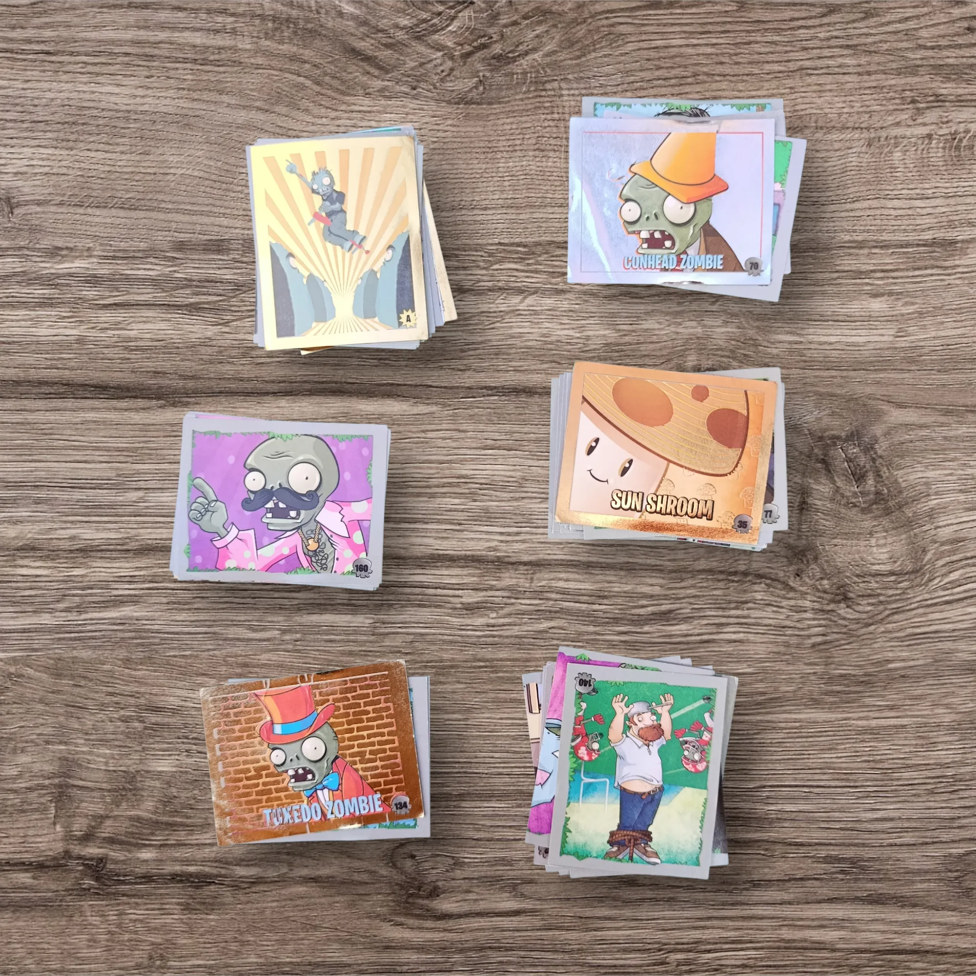 Lote 58 figuritas sin repetir Plantas vs Zombies