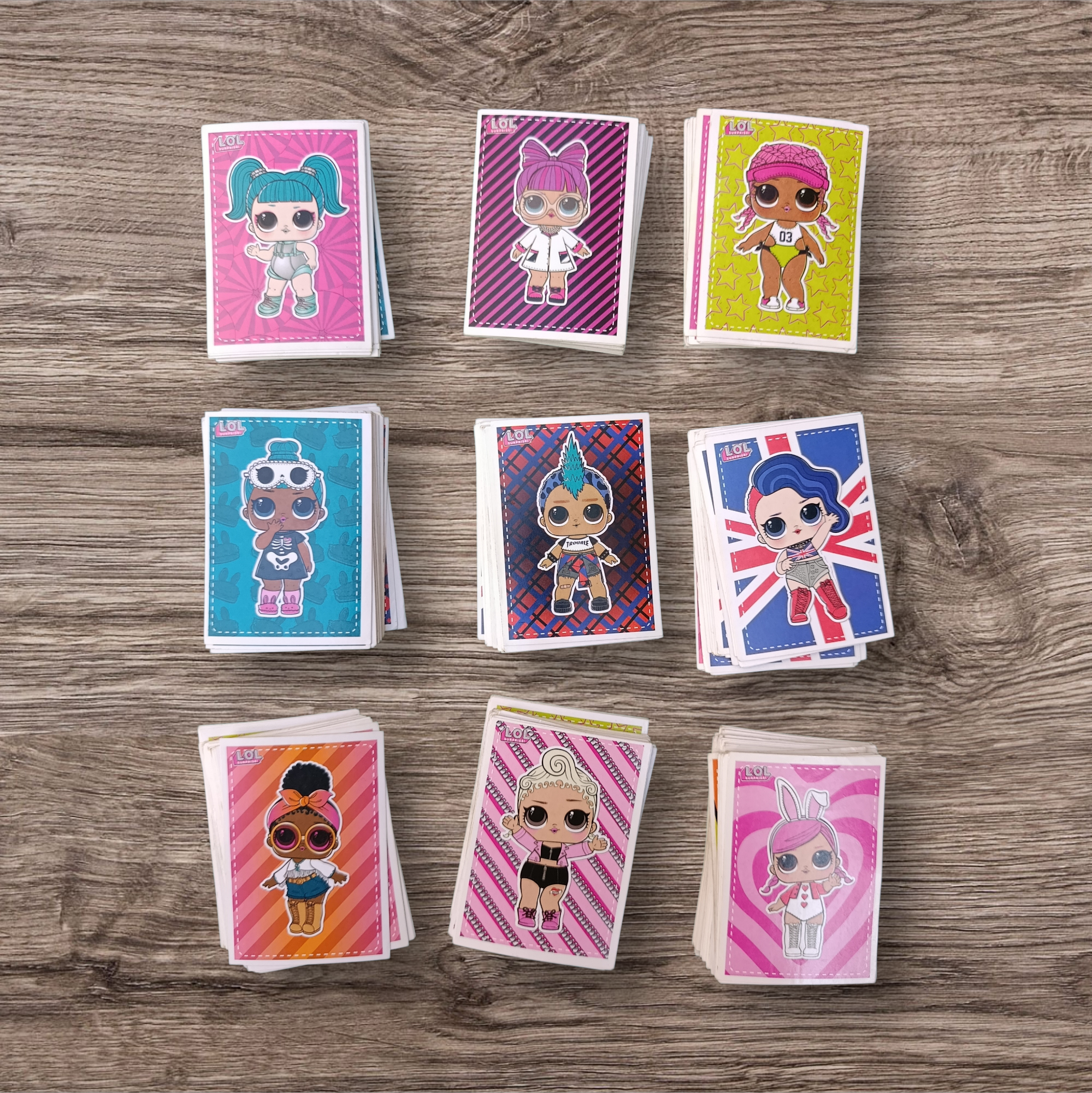 Lote 309 figuritas Lol Surprise