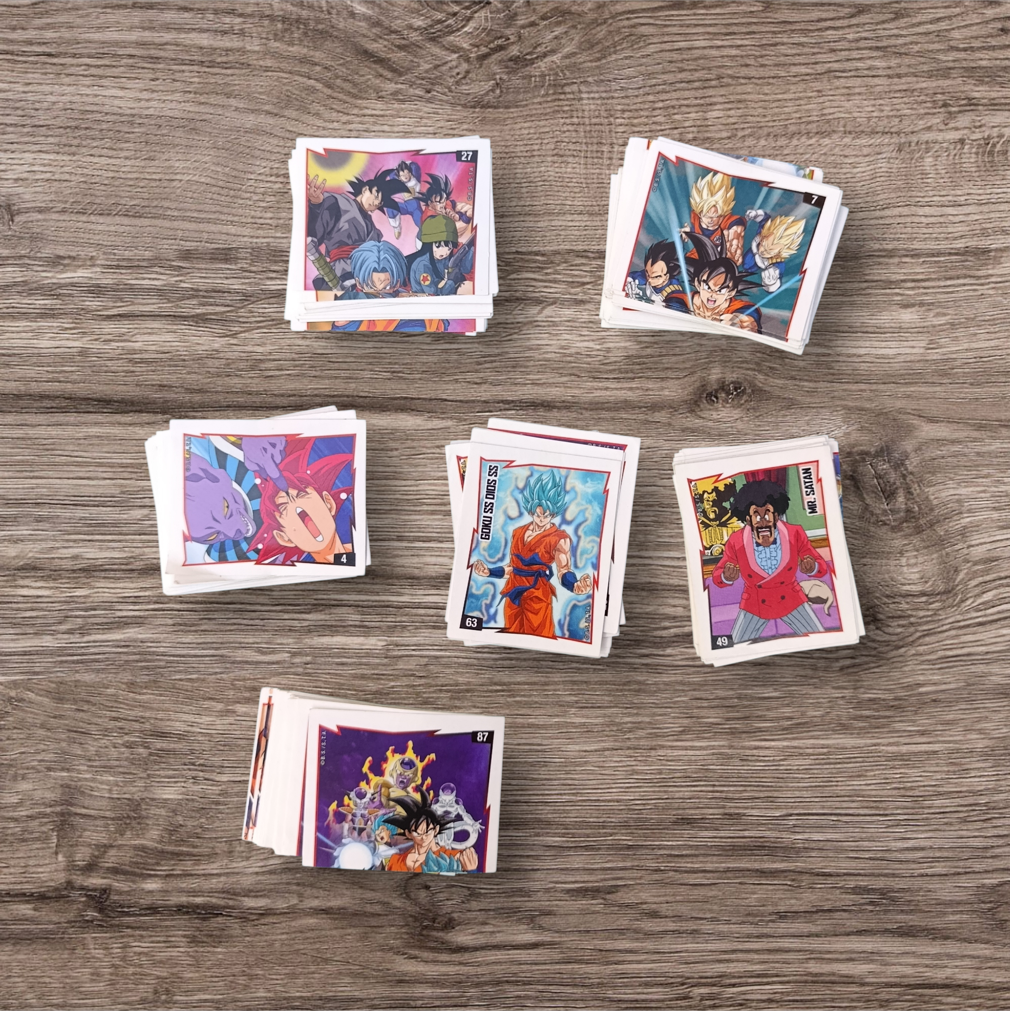 Lote 141 figuritas Dragon Ball