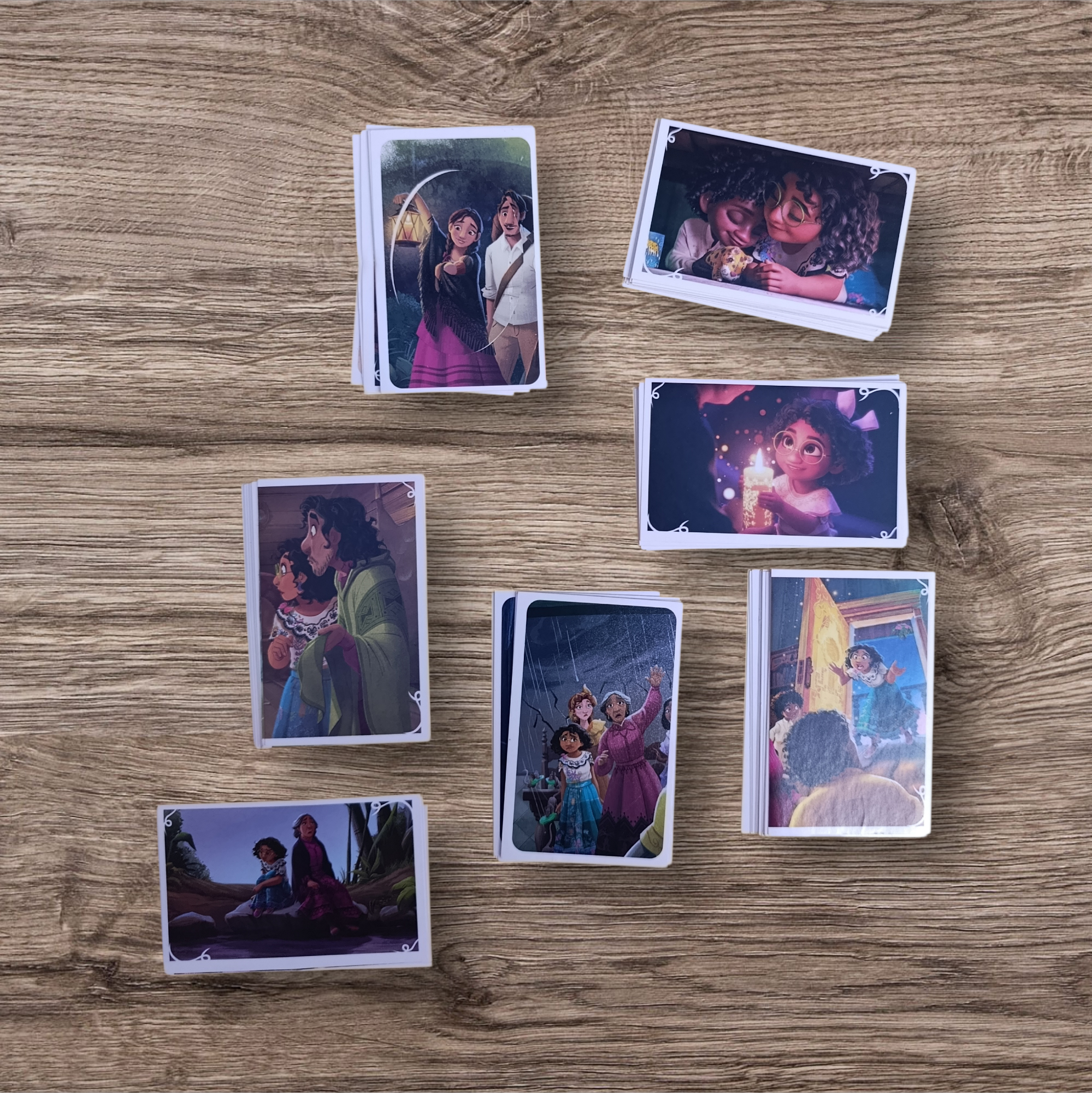 Lote 85 figuritas sin repetir Encanto