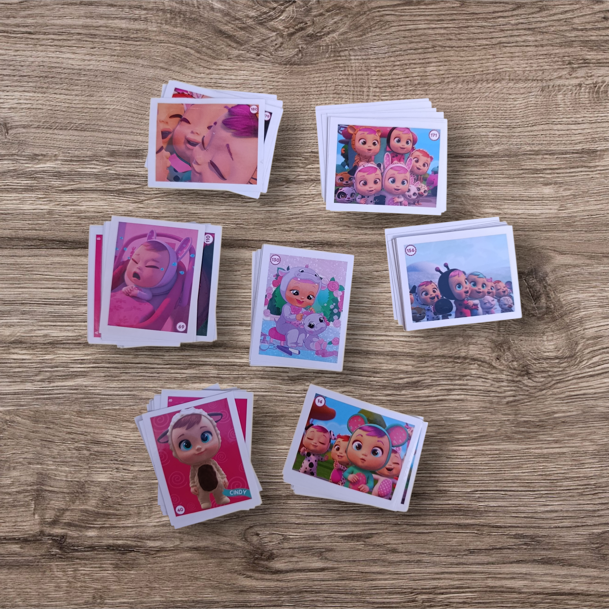 Lote 107 figuritas sin repetir Cry Babies