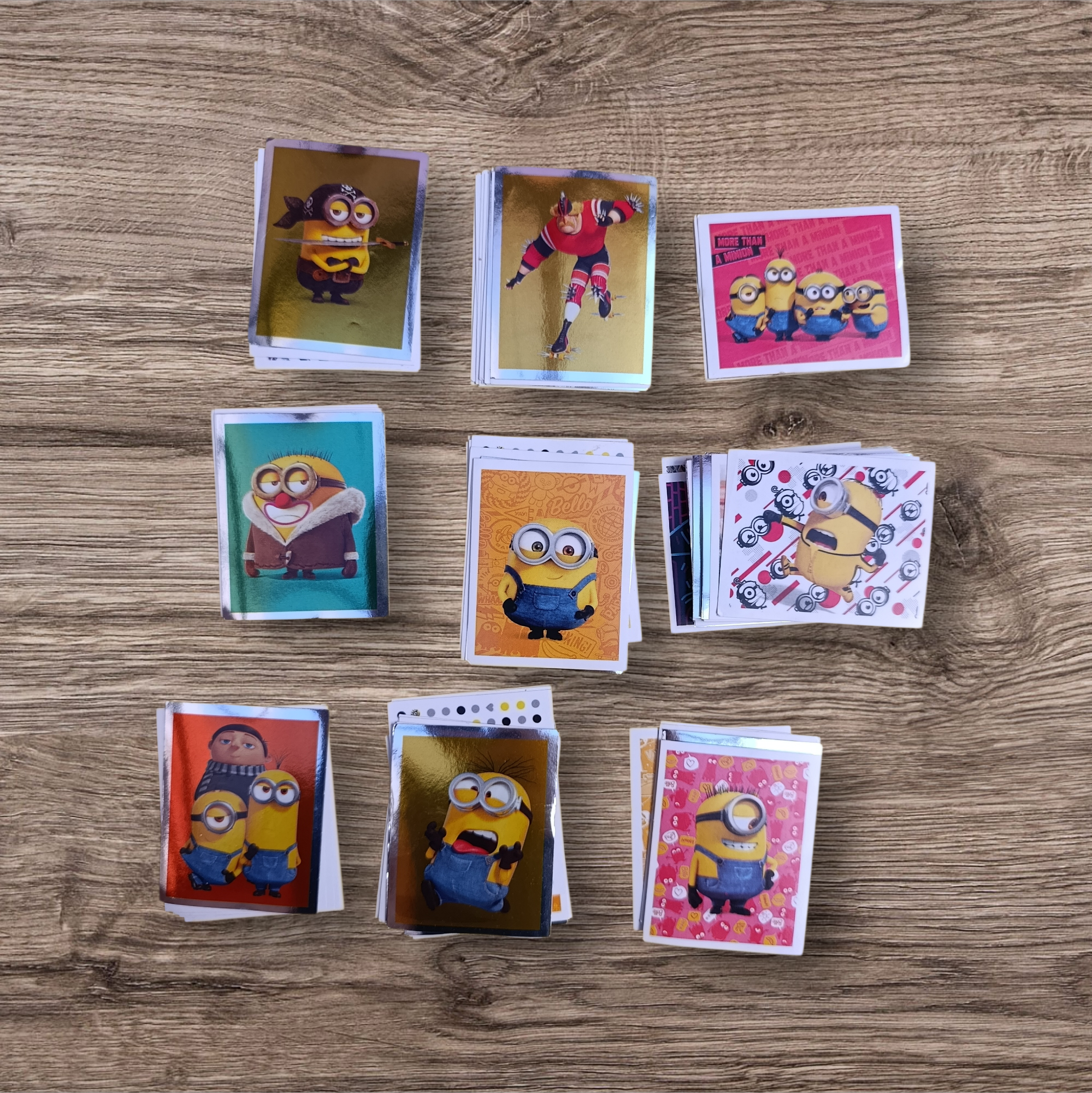 Lote 113 figuritas sin repetir Minions El origen de Gru