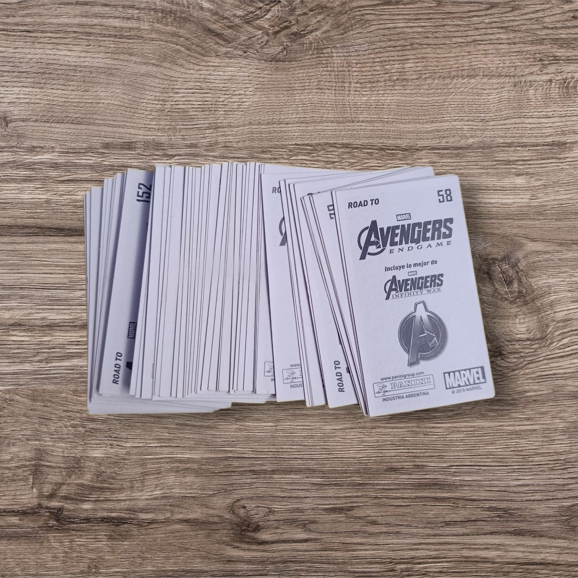 Lote 70 figuritas sin repetir Avengers Endgame